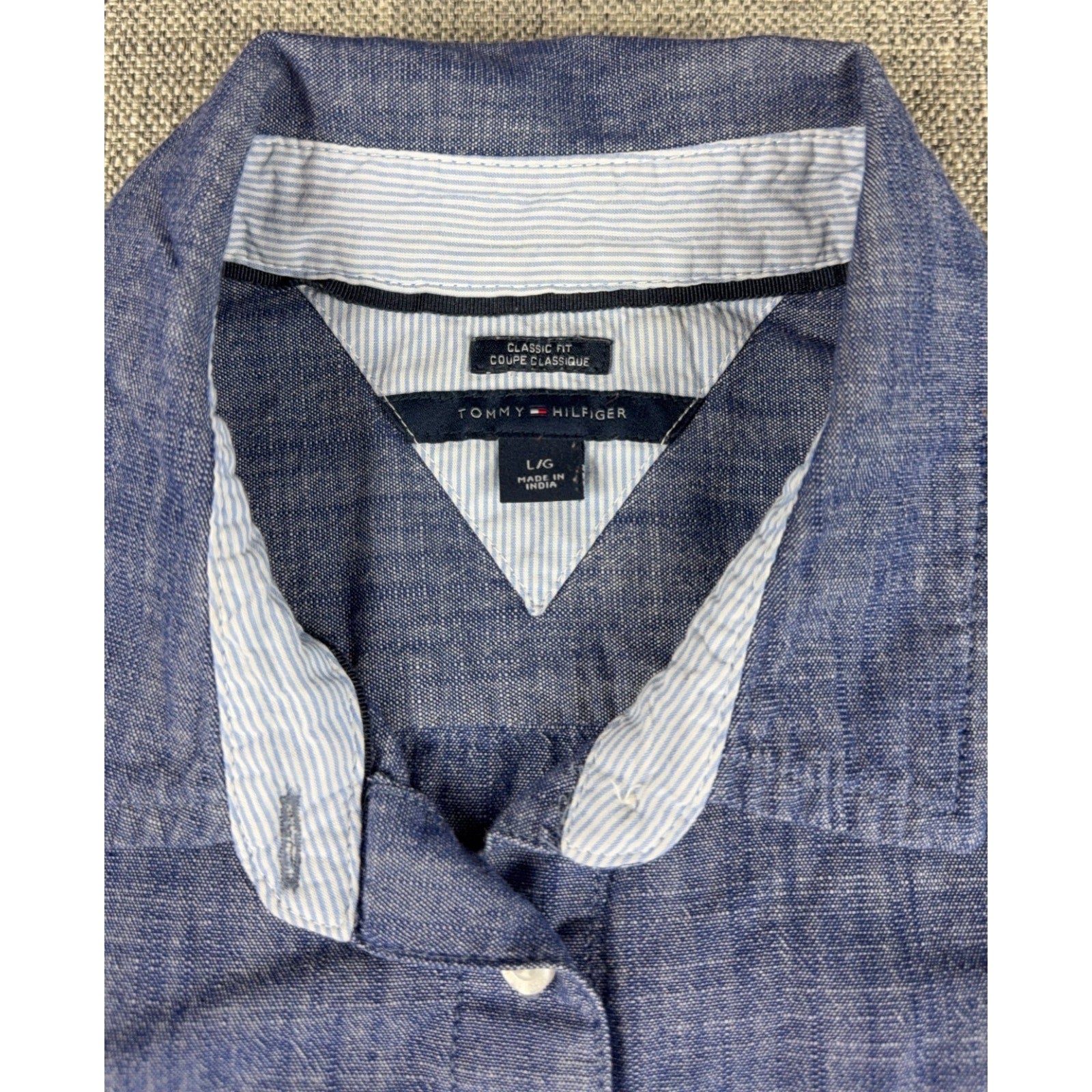 Tommy Hilfiger Womens Chambray Shirt Large Blue Roll Tab Sleeve Classic Fit