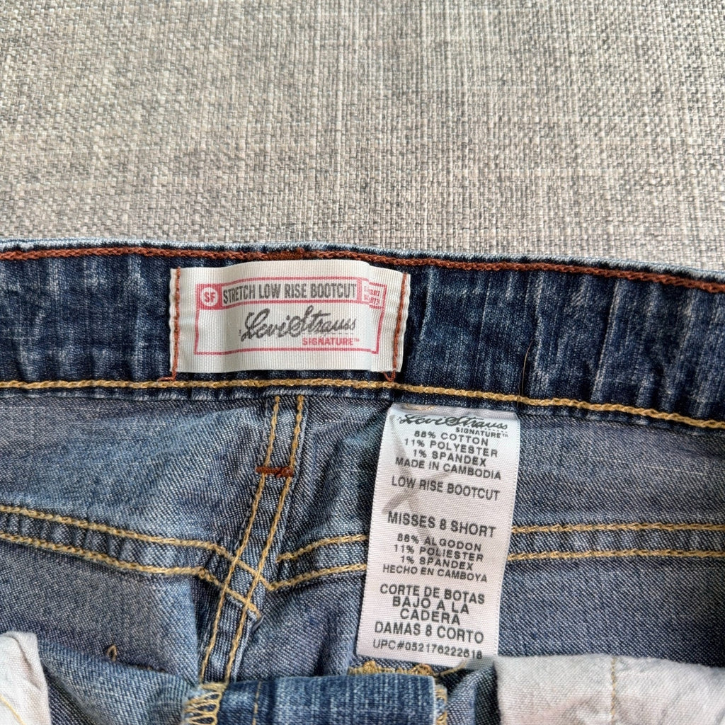 Lot of 2 Levi’s Women’s Jeans Size 8M Bootcut Stretch Denim Blue Category