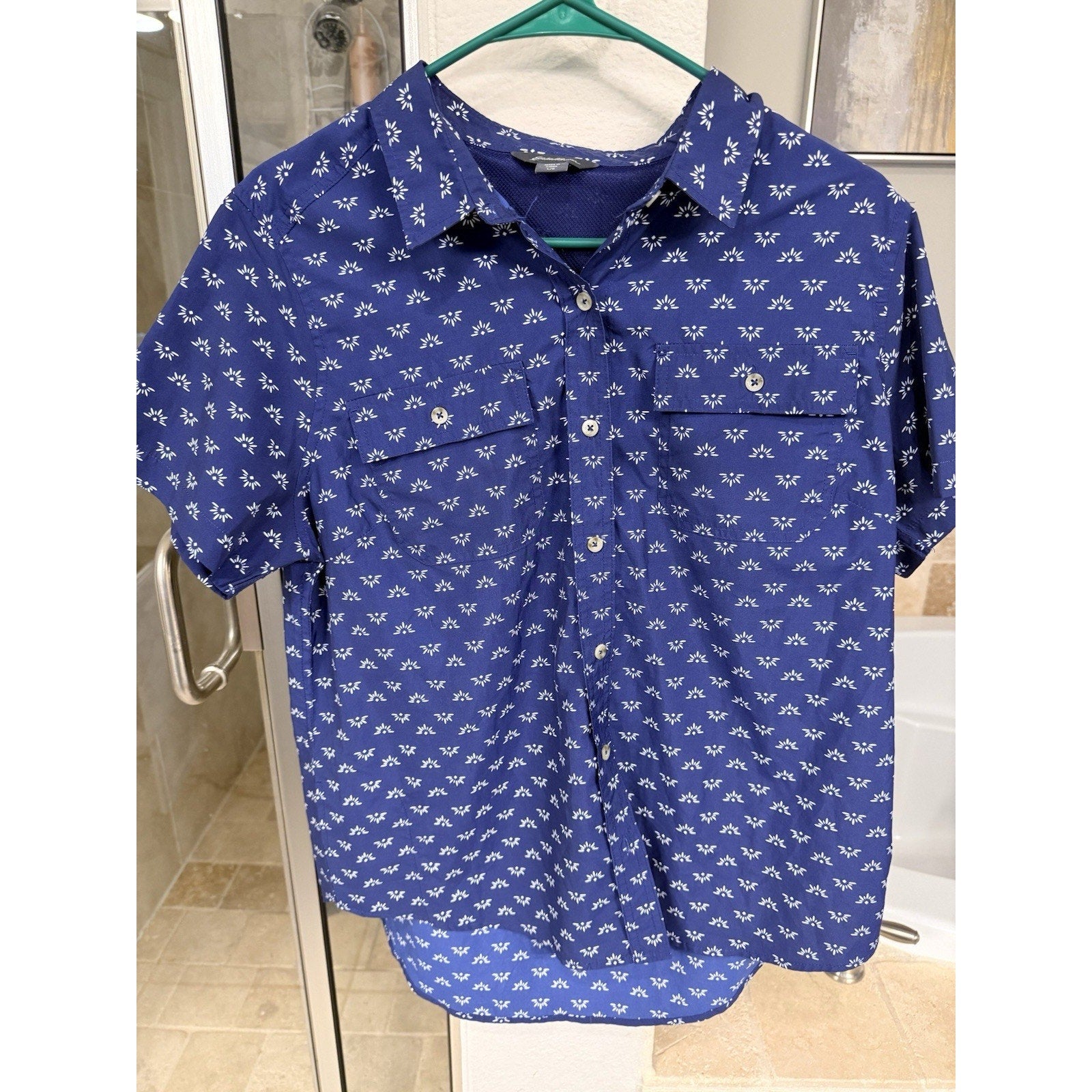 Eddie Bauer Mens Large Blue Geometric Print Button Up Shirt Short Sleeve