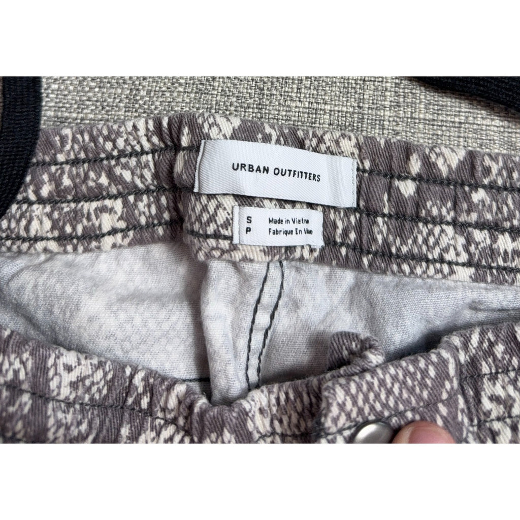 Urban Outfitters Snake Print Pants Womens S Gray White Pull On Cropped 25.5