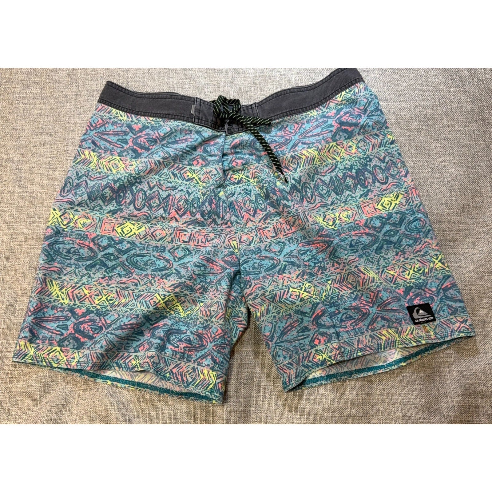 Quiksilver Highline Board Shorts Mens 36 Blue Pink Abstract Surf Swim 19"