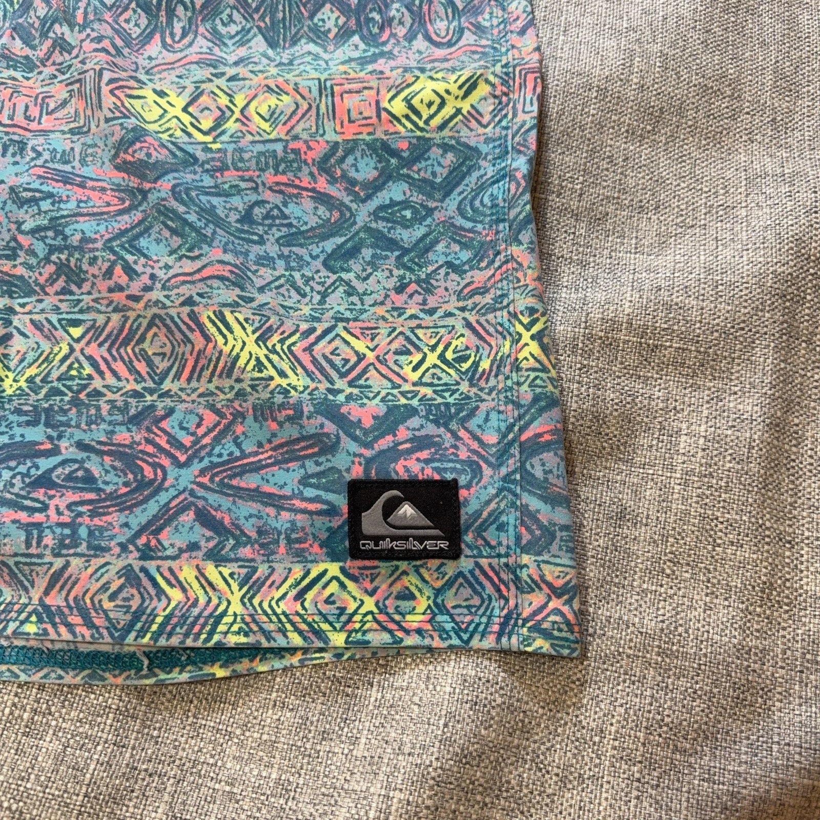Quiksilver Highline Board Shorts Mens 36 Blue Pink Abstract Surf Swim 19"