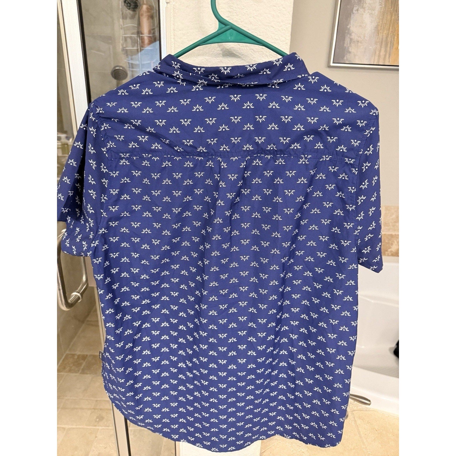 Eddie Bauer Mens Large Blue Geometric Print Button Up Shirt Short Sleeve