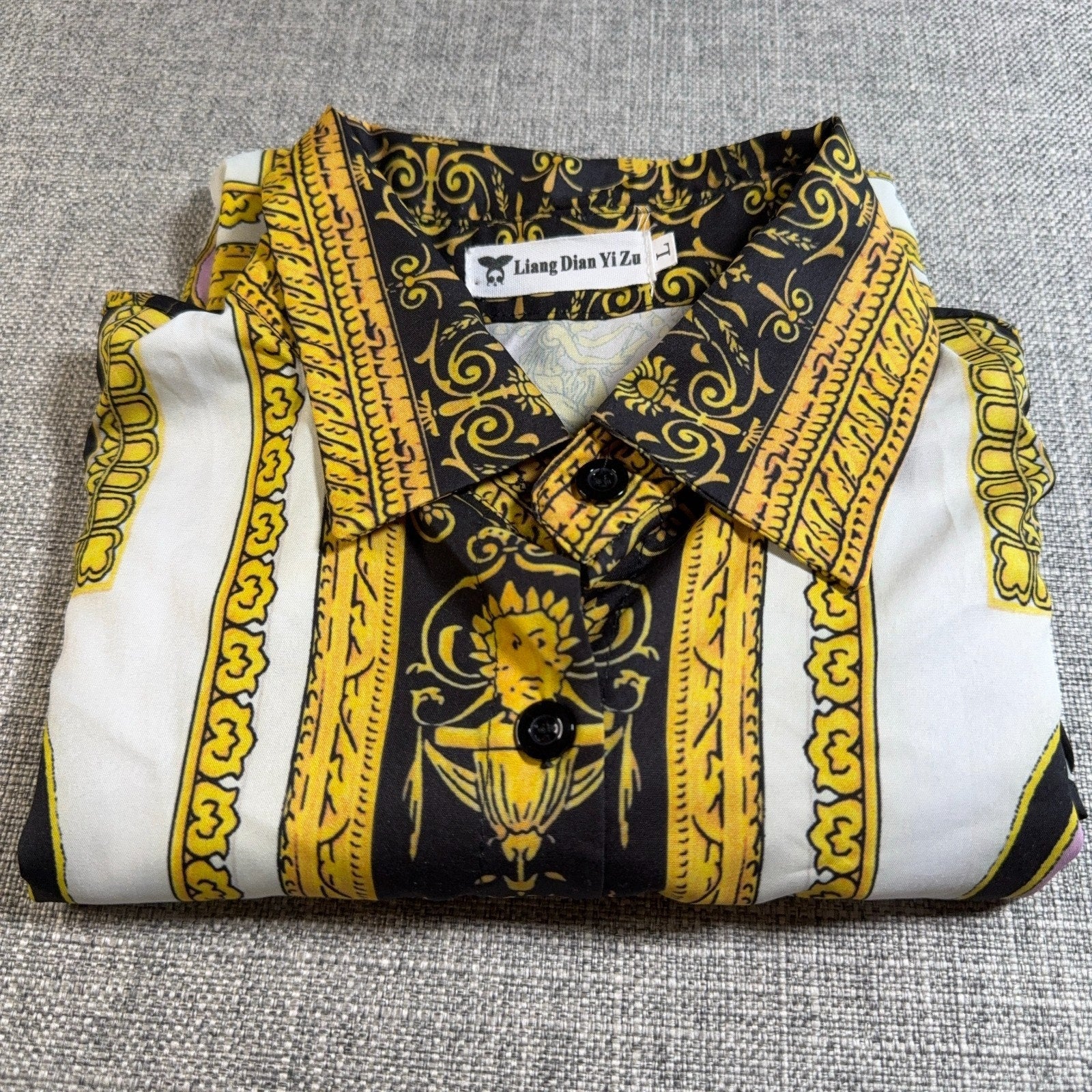Liang Dian Yi Zu Women’s Baroque Scarf Print Button-Up Blouse Size Large
