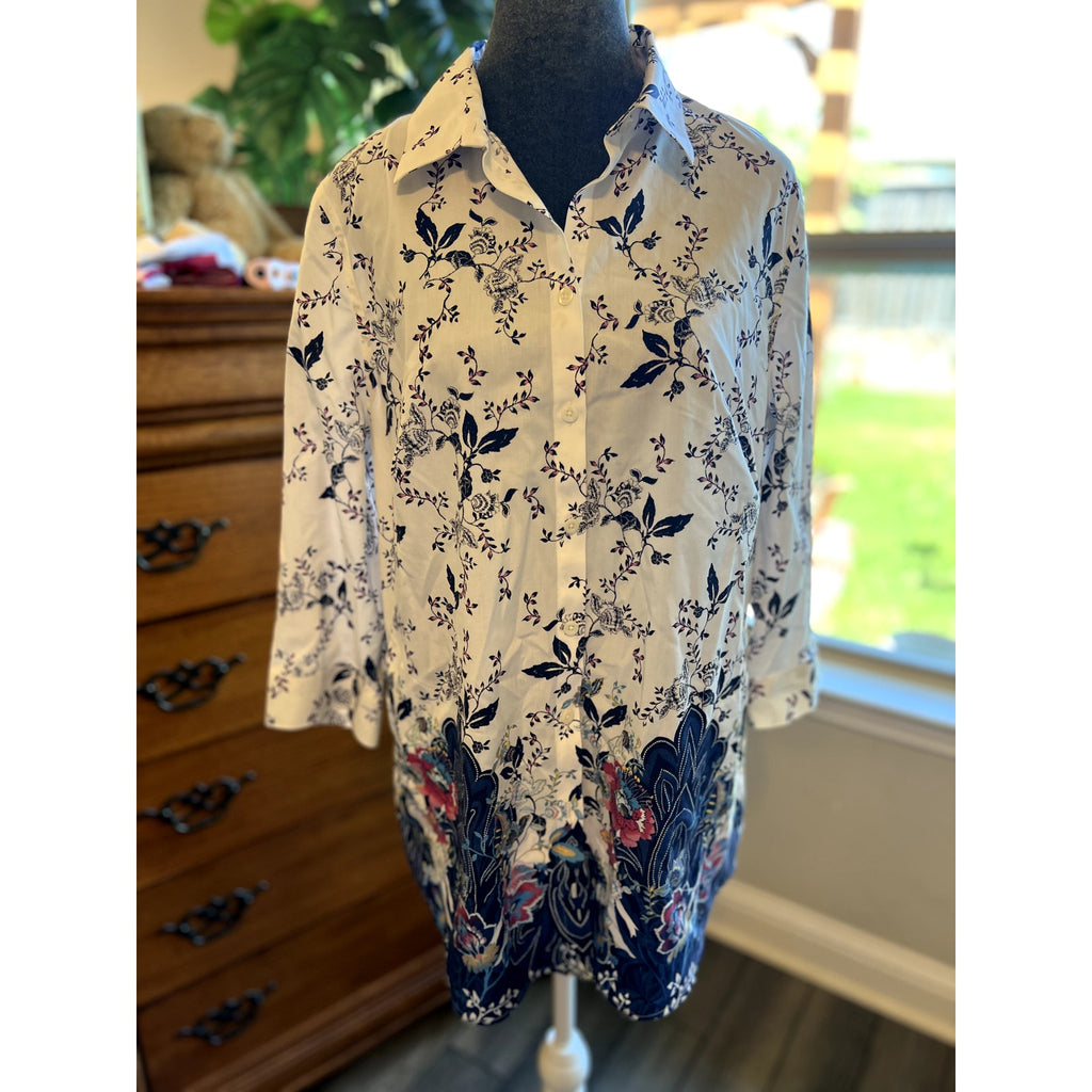 Chico’s Size 2 Floral Button Up Tunic Top White Blue Pink 3/4 Sleeve Womens