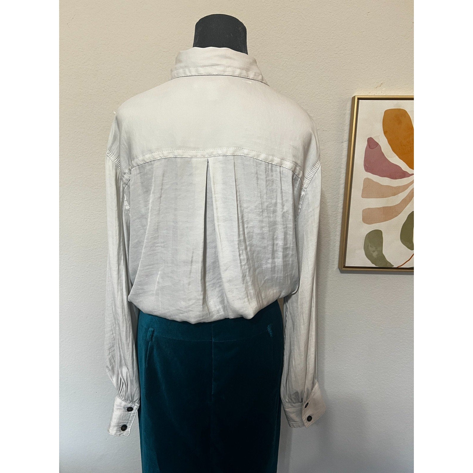Banana Republic Womens L Gray Satin Button Shirt Long Sleeve Office Minimalist