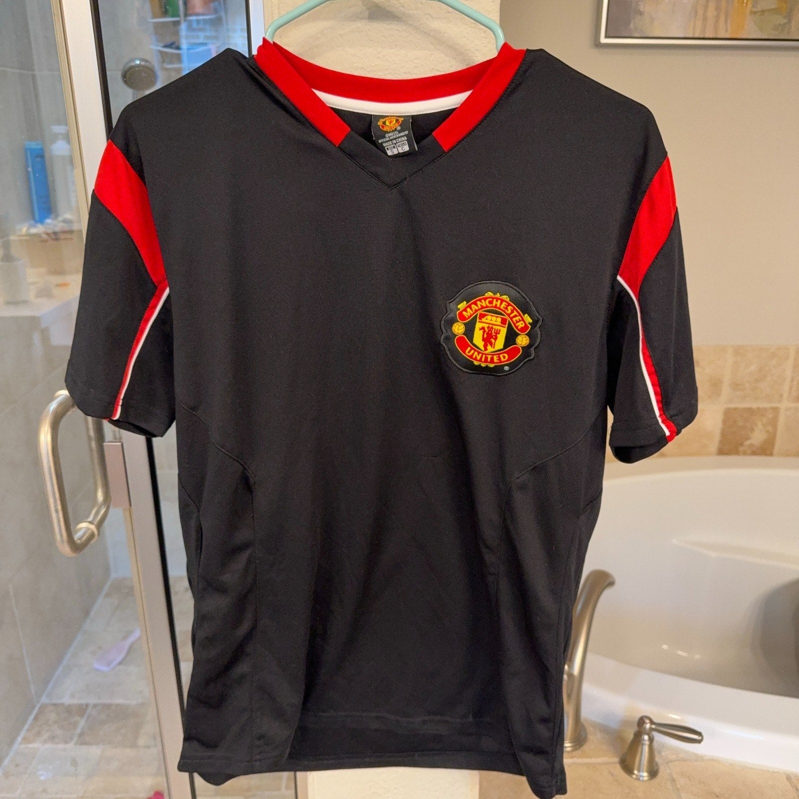 Manchester United Soccer Jersey Mens Small Black Red Football Shirt EPL Fan Top