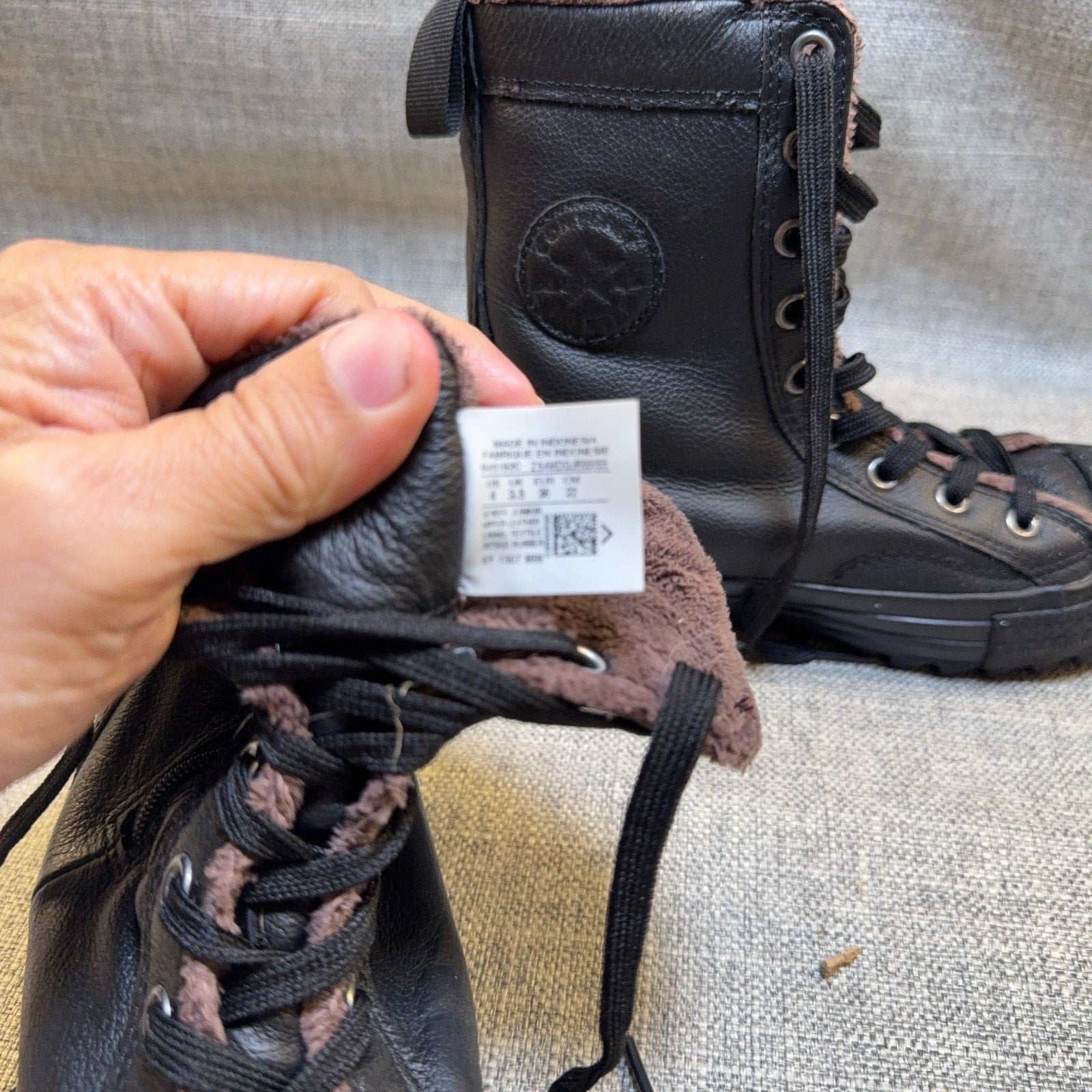 Converse Chuck Taylor Leather Fur Hi Rise Boots Black 553387C Size 4 Zip