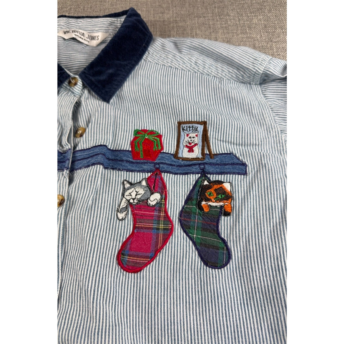 Vintage Victoria Jones Woman 22W/24W Cat Christmas Shirt Embroidered Holiday