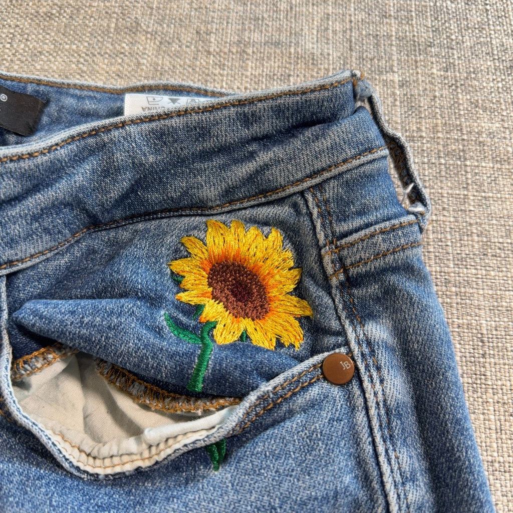 Judy Blue Jeans Women’s 3/26 Relaxed Fit Raw Hem Blue Embroidered Sunflower Boho