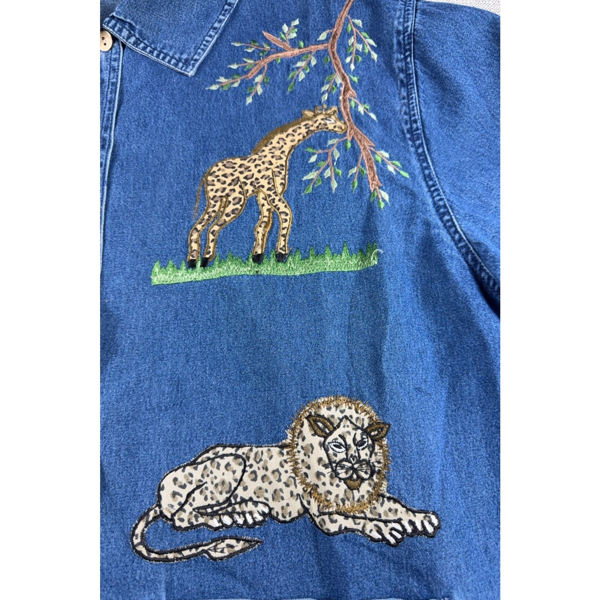 Tantrums Womens 1X Denim Shirt Jacket Safari Giraffe Leopard Embroidered Blue