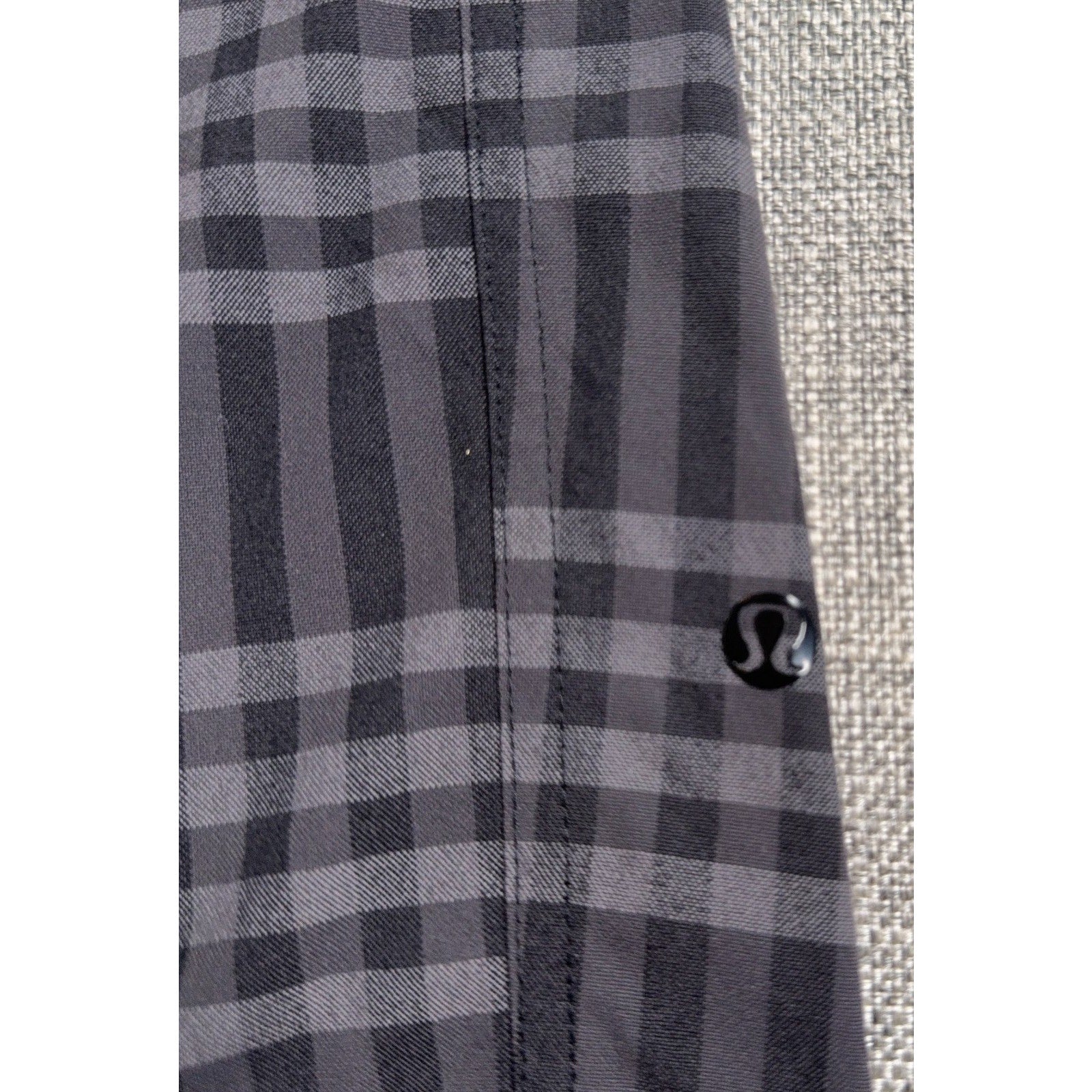 Lululemon Men’s Shorts 32 Gray Plaid Golf Athletic Stretch Nylon 10.5” Inseam