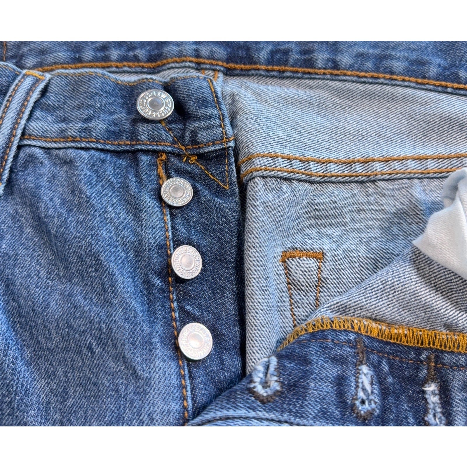 Levi’s 501 Jeans Mens 33x34 Tag 33x31 Actual Made in Mexico Button Fly Denim