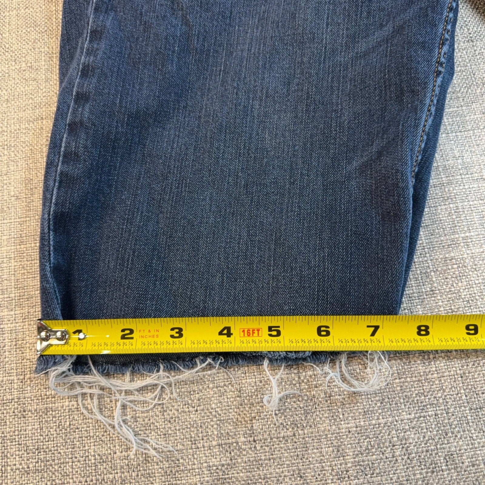 Tommy Bahama Sand Drifter Mens 34 Blue Denim Cutoff Jorts Raw Hem