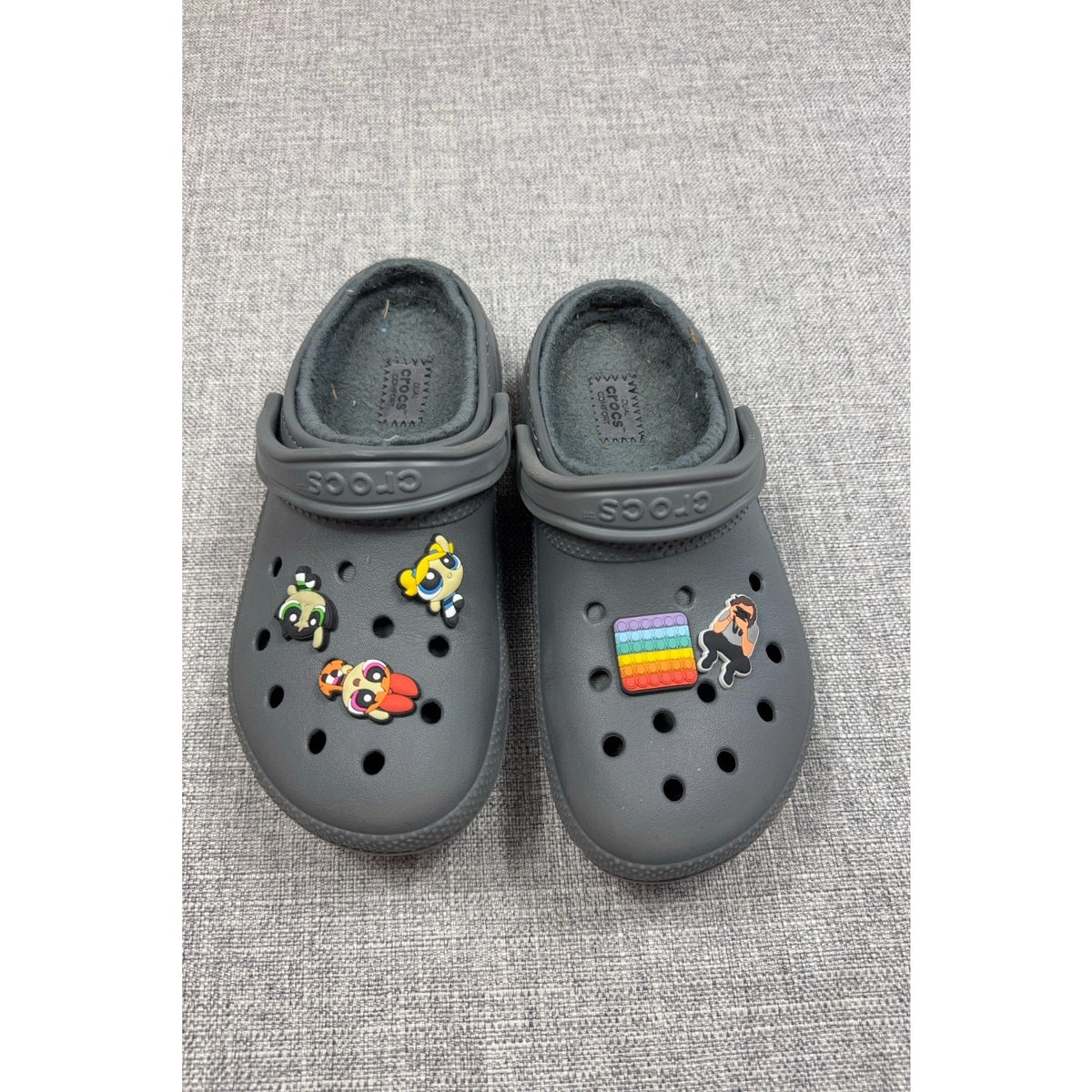 Crocs Classic Lined Clogs Gray M6 W8 Unisex Fleece Shoes w/ 5 Charms