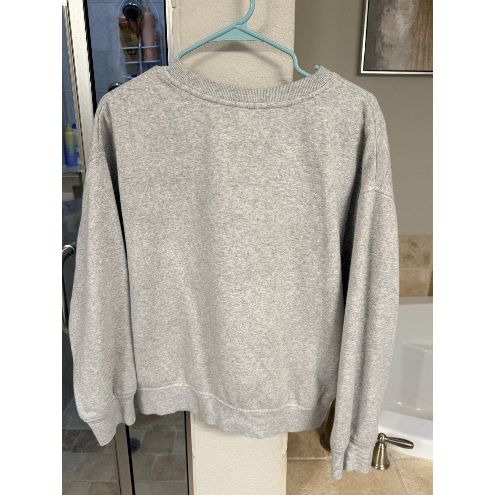 H&M Los Angeles Sweatshirt Women’s Medium Gray Cropped Crewneck Pullover Casual