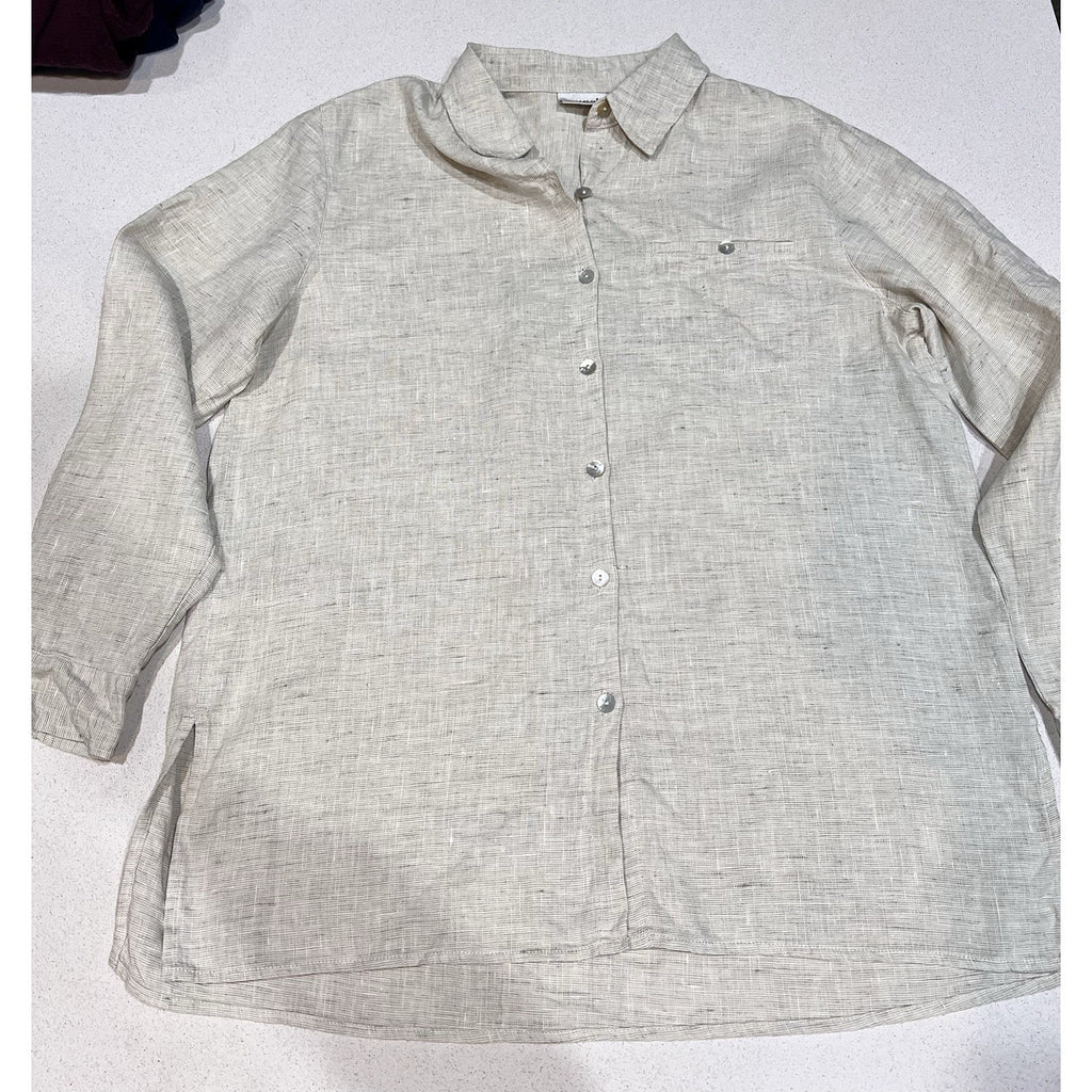 Chico’s 100% Linen Button Up Blouse Women’s Size 1 Small Beige Lightweight Shirt