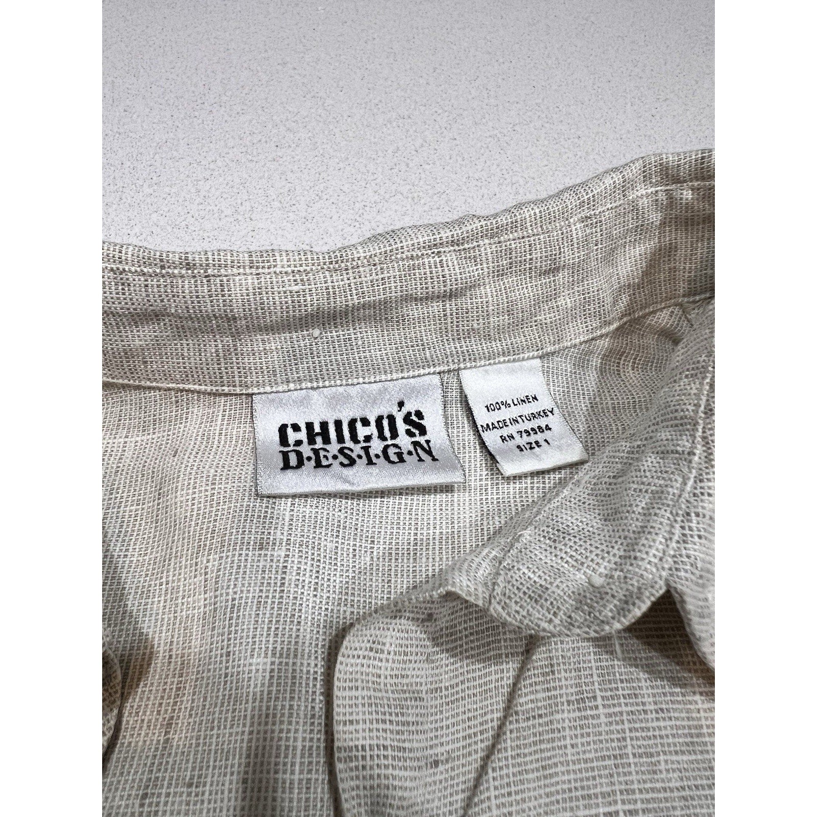 Chico’s 100% Linen Button Up Blouse Women’s Size 1 Small Beige Lightweight Shirt