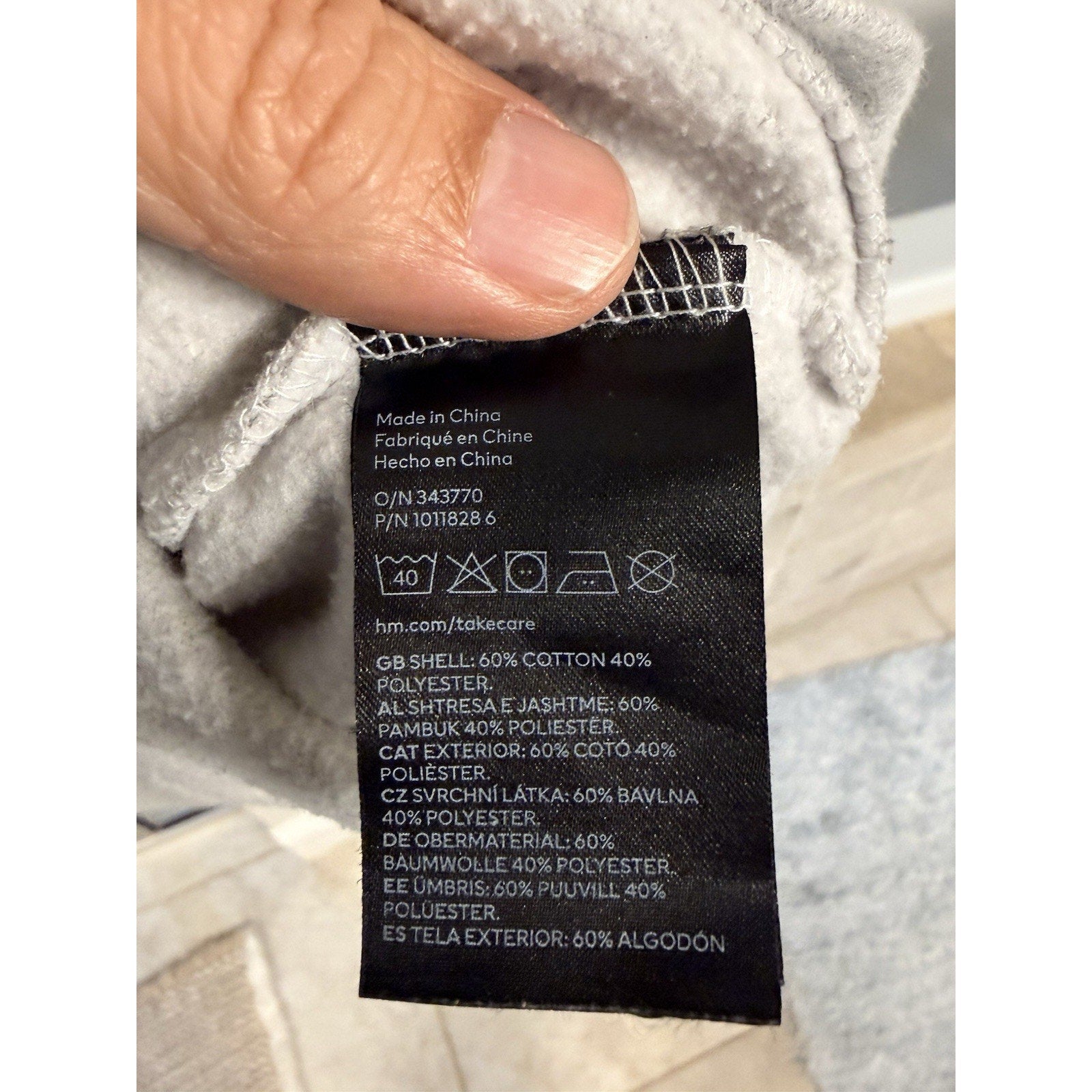 H&M Los Angeles Sweatshirt Women’s Medium Gray Cropped Crewneck Pullover Casual