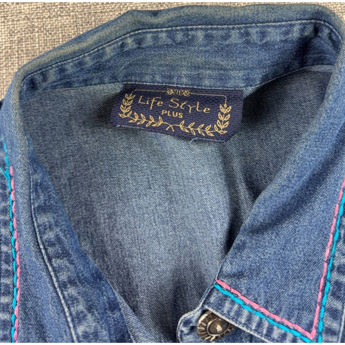 Life Style Plus Denim Cat Shirt Womens Embroidered Applique Whimsical Novelty