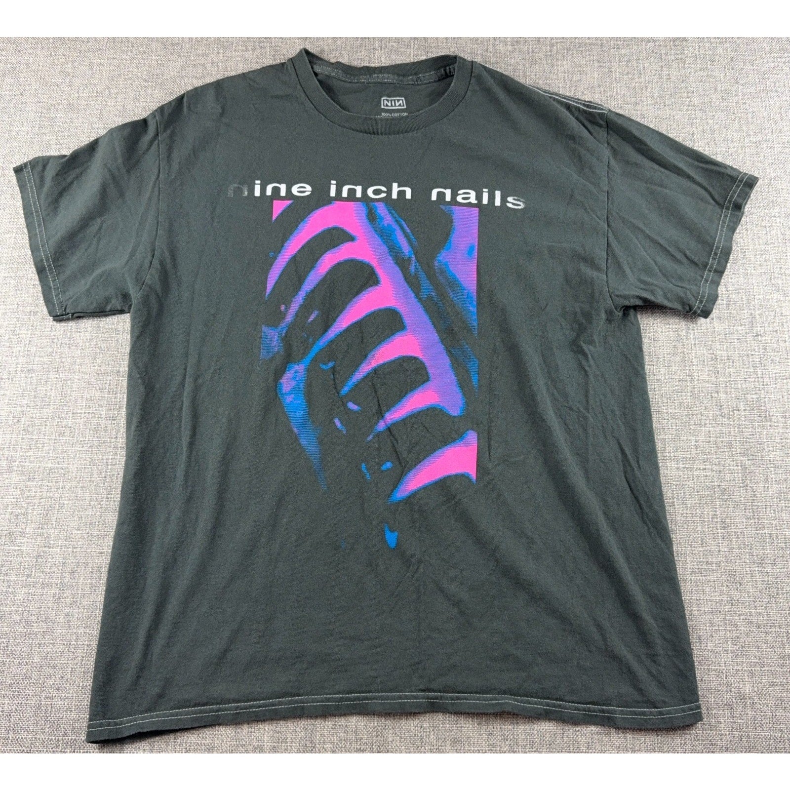 Nine Inch Nails NIN Pretty Hate Machine Tee M/L Gray Pink Blue Graphic
