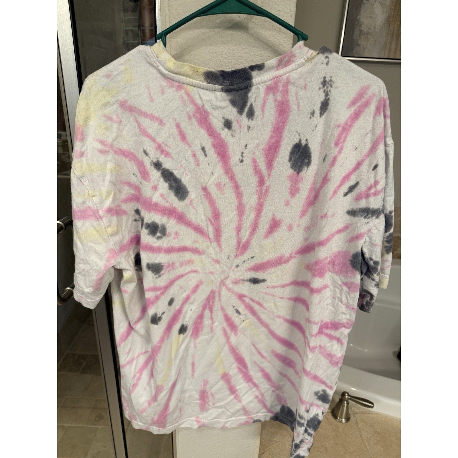 Grateful Dead Tie Dye T Shirt H&M Medium Skeleton Dancing Bears Pink Black