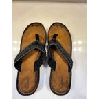 Clarks Womens 9W Black Leather Thong Sandals Wide Comfort Casual Slip On