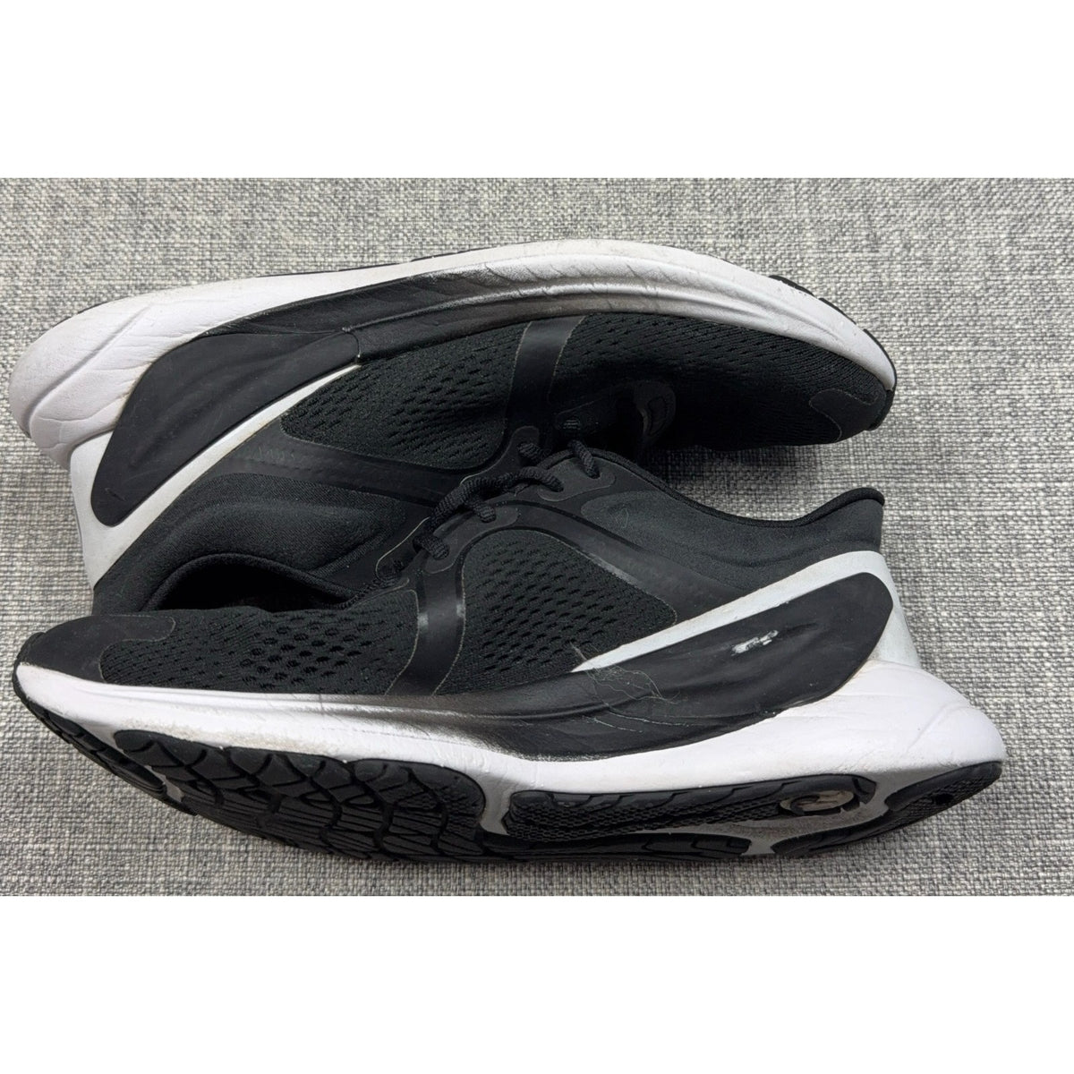 lululemon Blissfeel Run Sneakers — Women’s 7.5, Black/White, Fair Condition