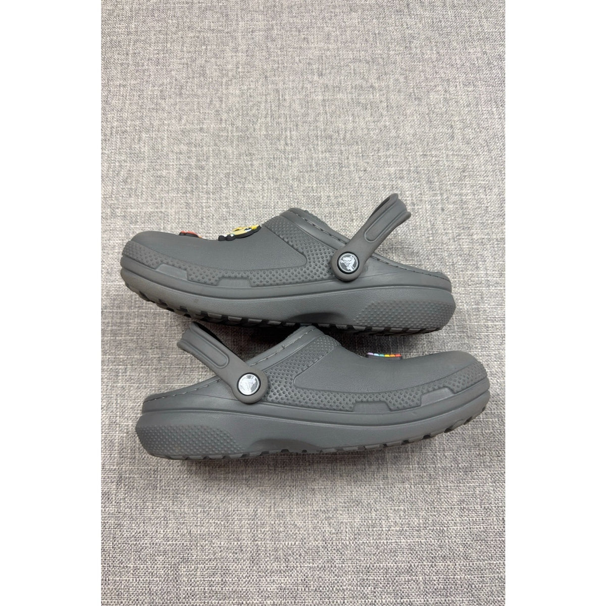 Crocs Classic Lined Clogs Gray M6 W8 Unisex Fleece Shoes w/ 5 Charms