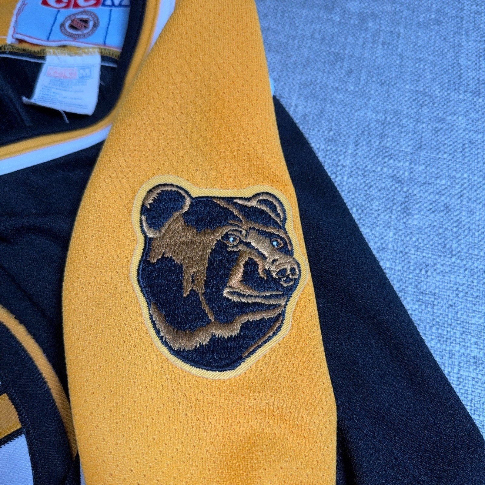 Vintage CCM Boston Bruins Jersey Mens M NHL Hockey Black Gold Made Canada