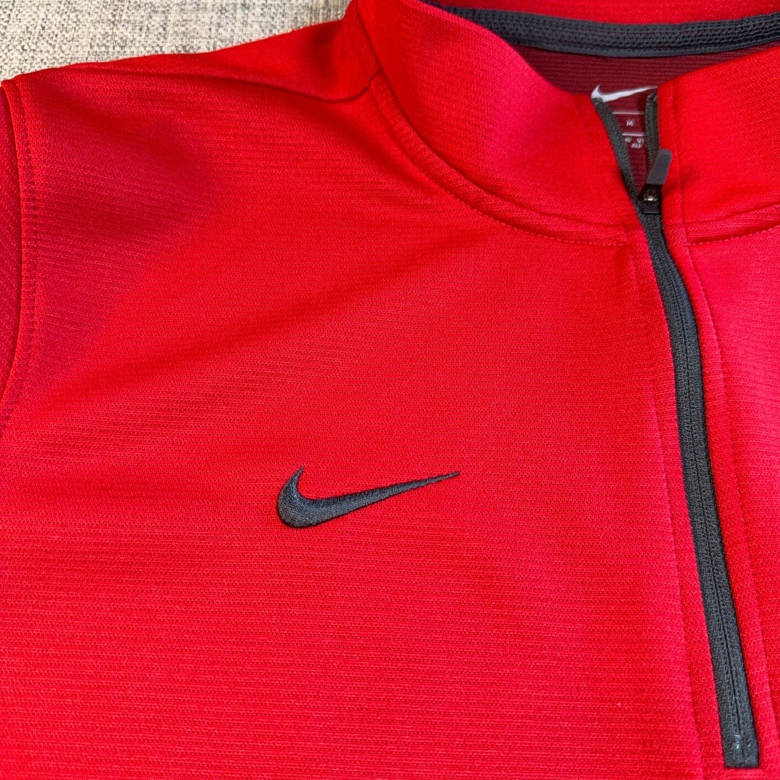 Nike Men M Red Black Colorblock 1/4 Zip Athletic Pullover Thumbholes