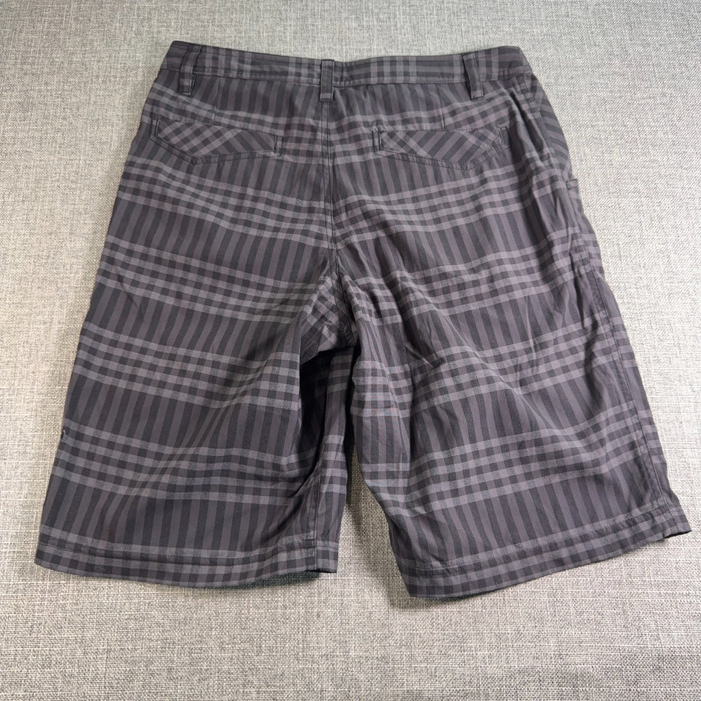 Lululemon Men’s Shorts 32 Gray Plaid Golf Athletic Stretch Nylon 10.5” Inseam