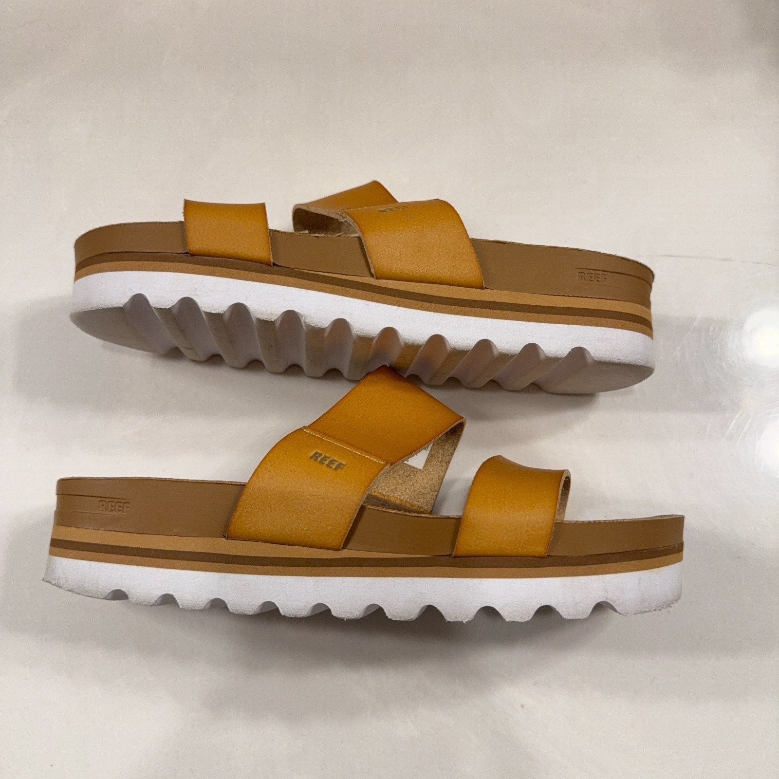 Reef Cushion Vista Hi Sandals Women’s Sz 8 Tan Platform Double Strap Slide