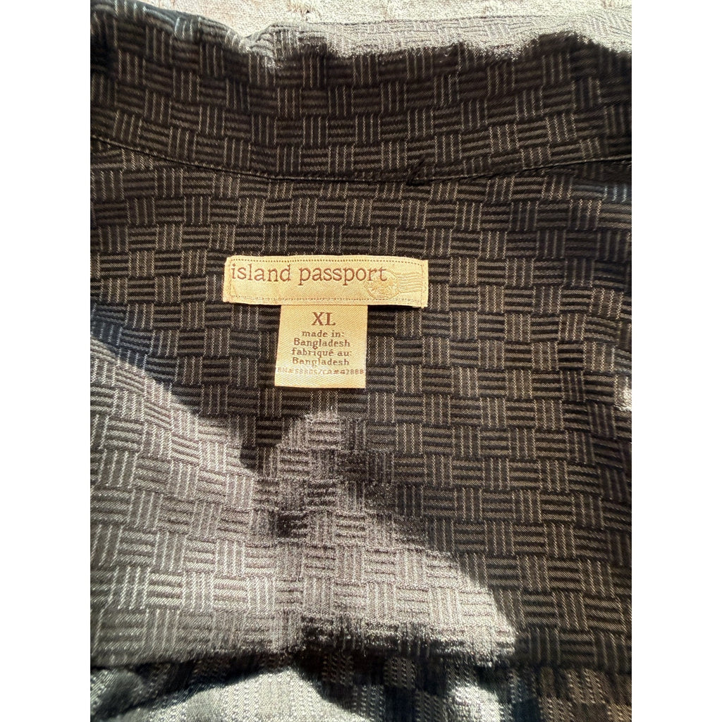 Island Passport Men’s XL Black Geometric Camp Shirt Rayon Blend Button Up Casual
