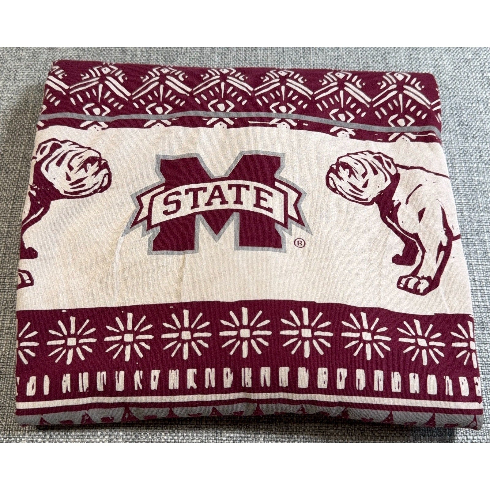 Mississippi State Bulldogs Christmas Sweater Tee Medium Lauren James Long Sleeve