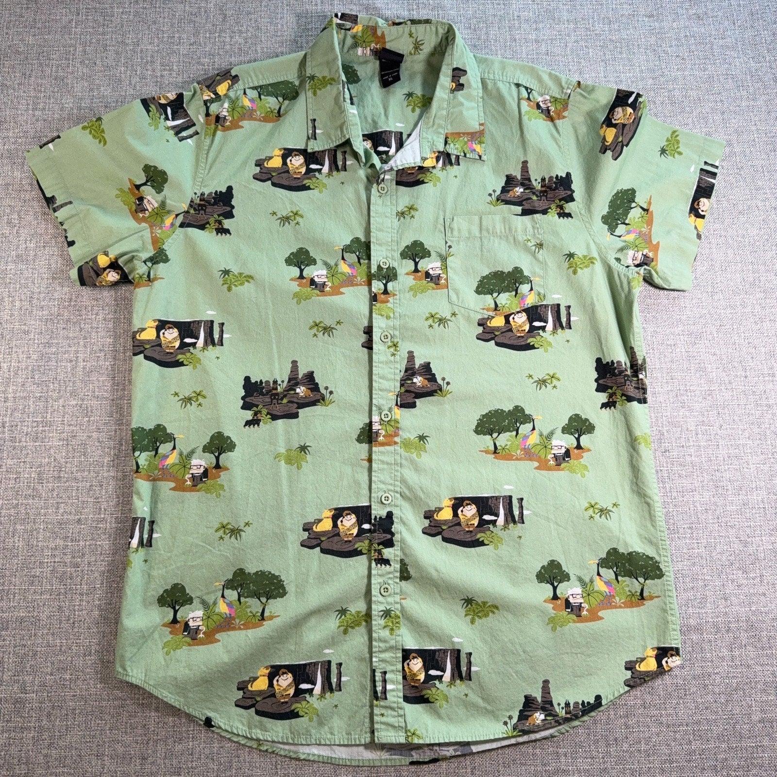 Disney Pixar Up Hawaiian Camp Shirt Mens XL Green Carl Russell Dug Button Up