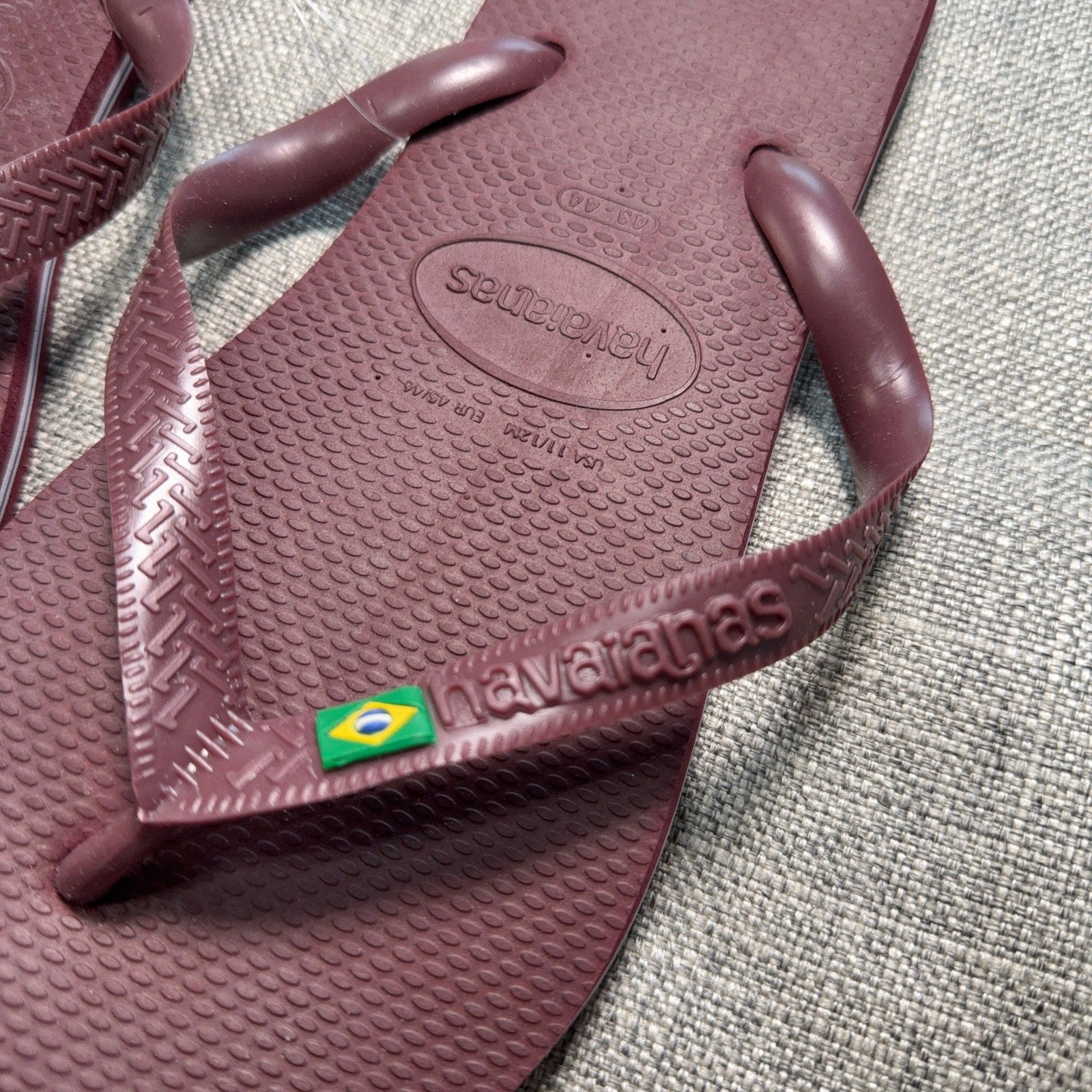 Havaianas Top Flip Flops Men's 11-12 Grape Wine Burgundy Sandals NWT Brazil