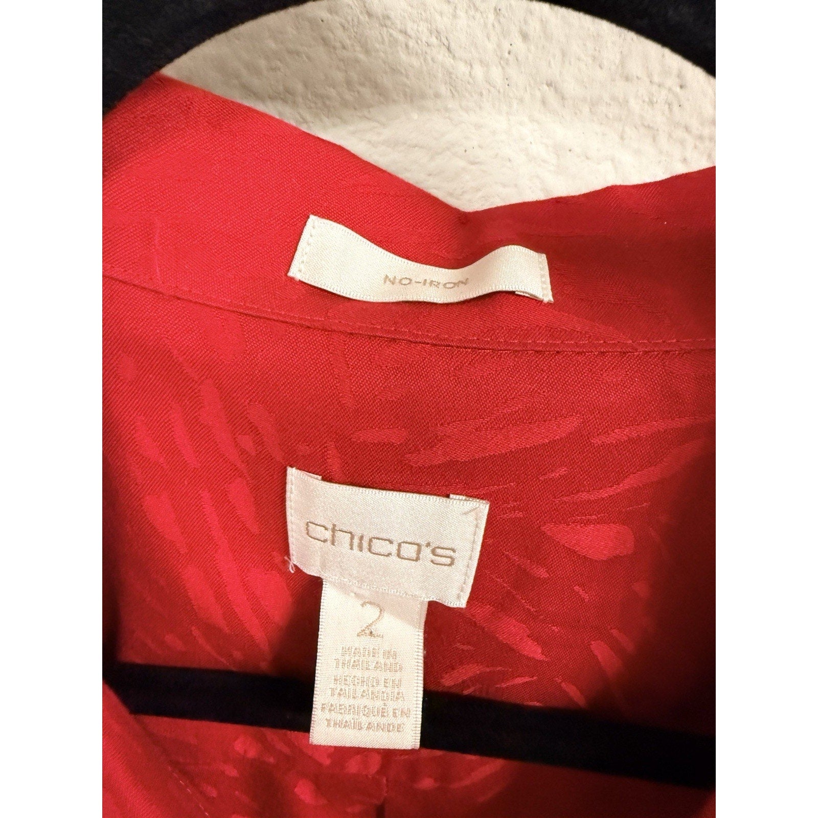 Chico’s Women’s Red Jacquard Button Front Blouse SZ 2 Travelers Lightweight Top