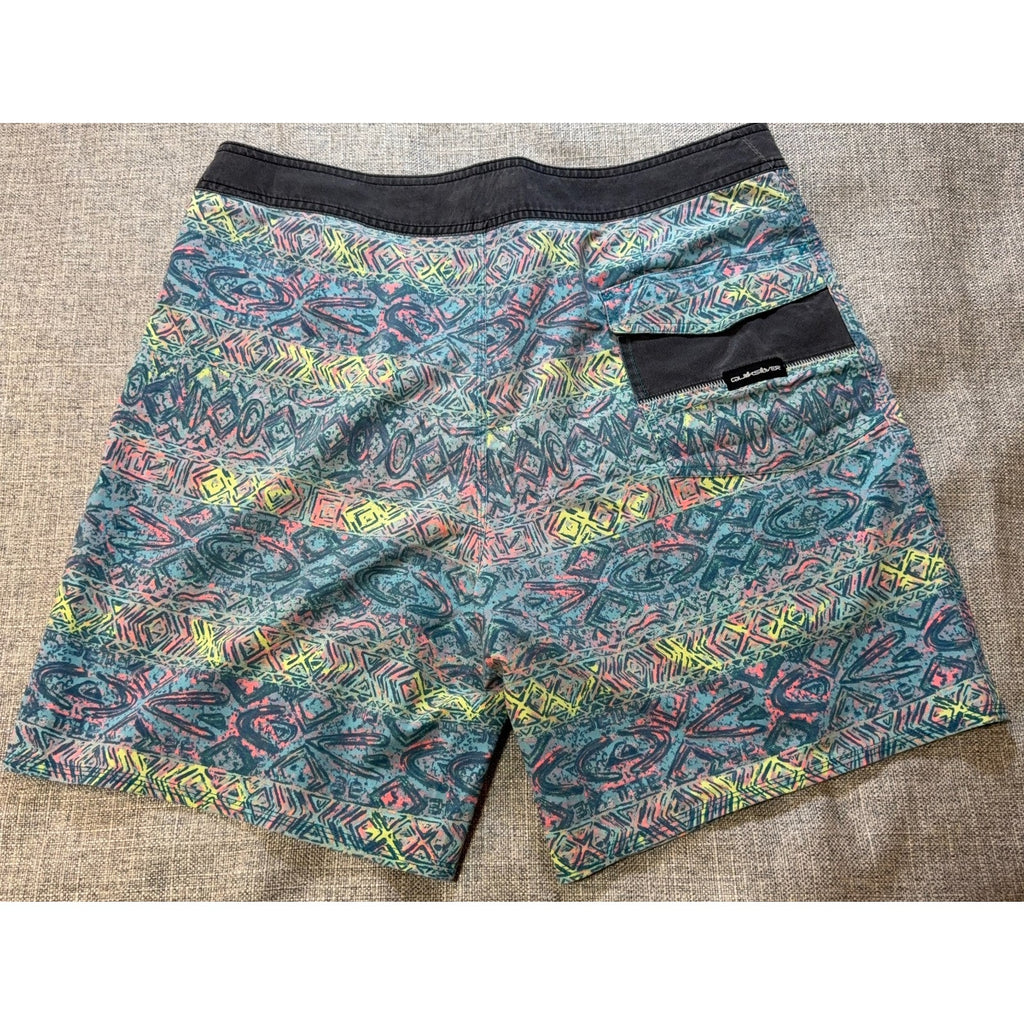 Quiksilver Highline Board Shorts Mens 36 Blue Pink Abstract Surf Swim 19"