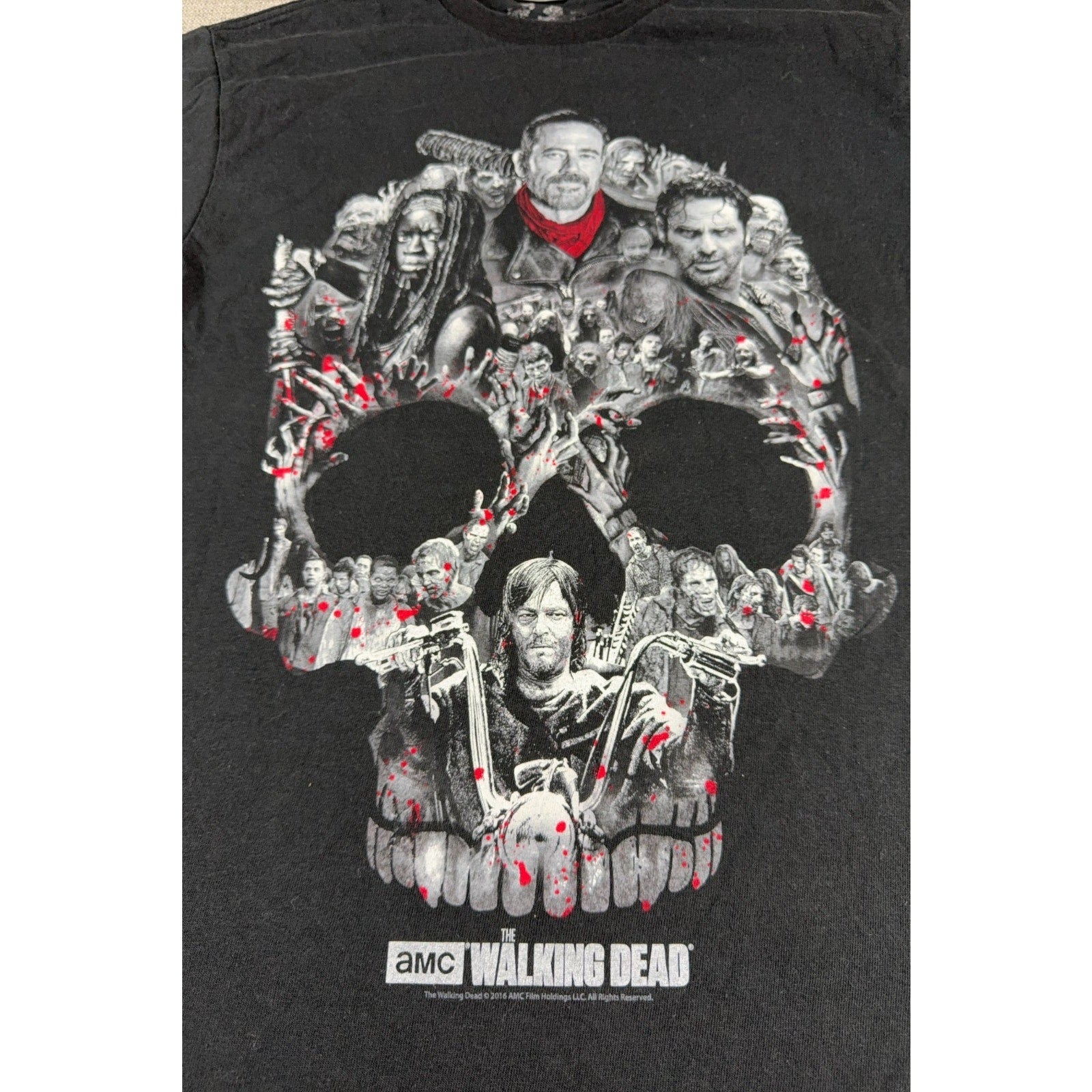 The Walking Dead T Shirt Mens M 2016 AMC Skull Graphic Negan Rick Daryl Delta