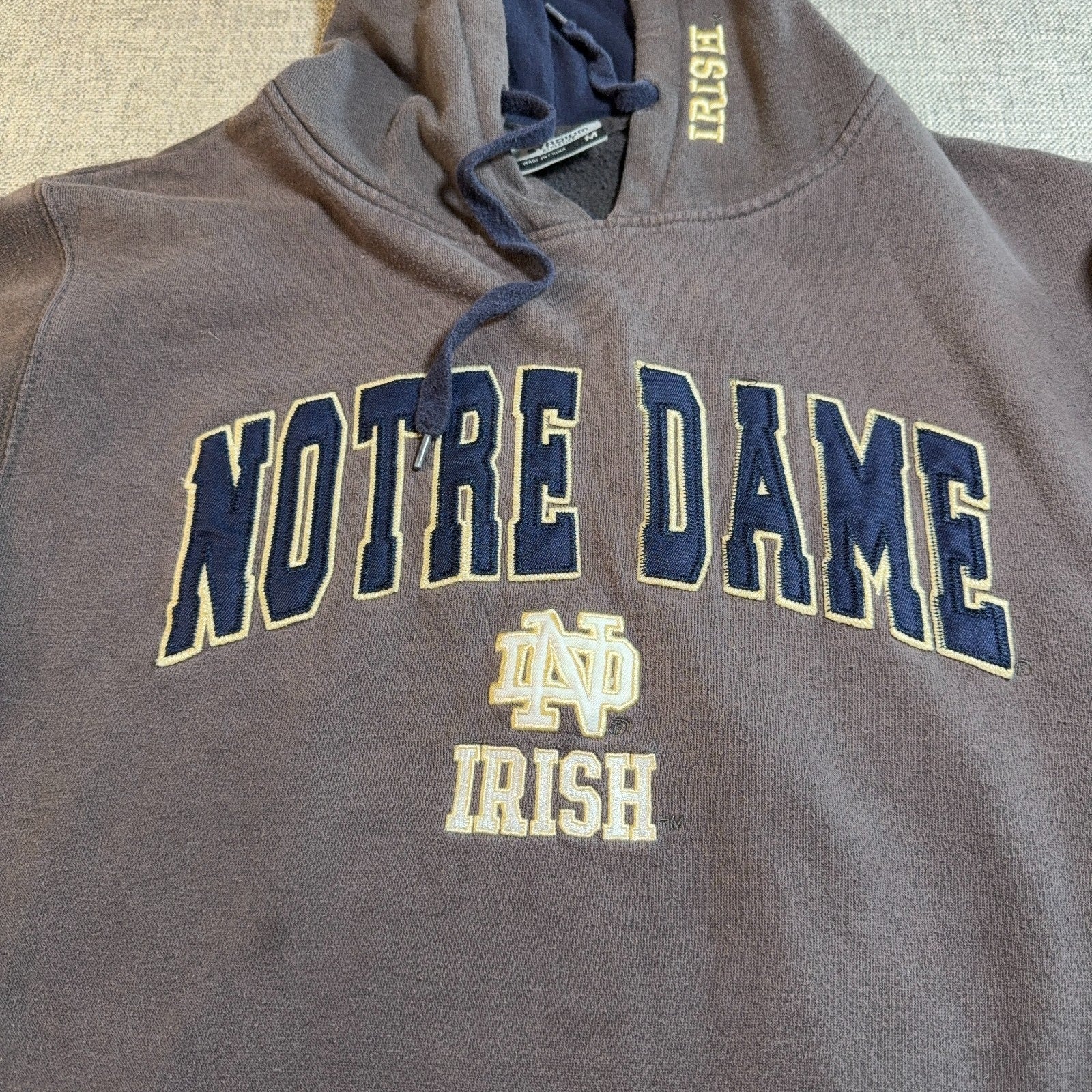 Notre Dame Fighting Irish Hoodie Mens M Embroidered Stadium Athletics Gray