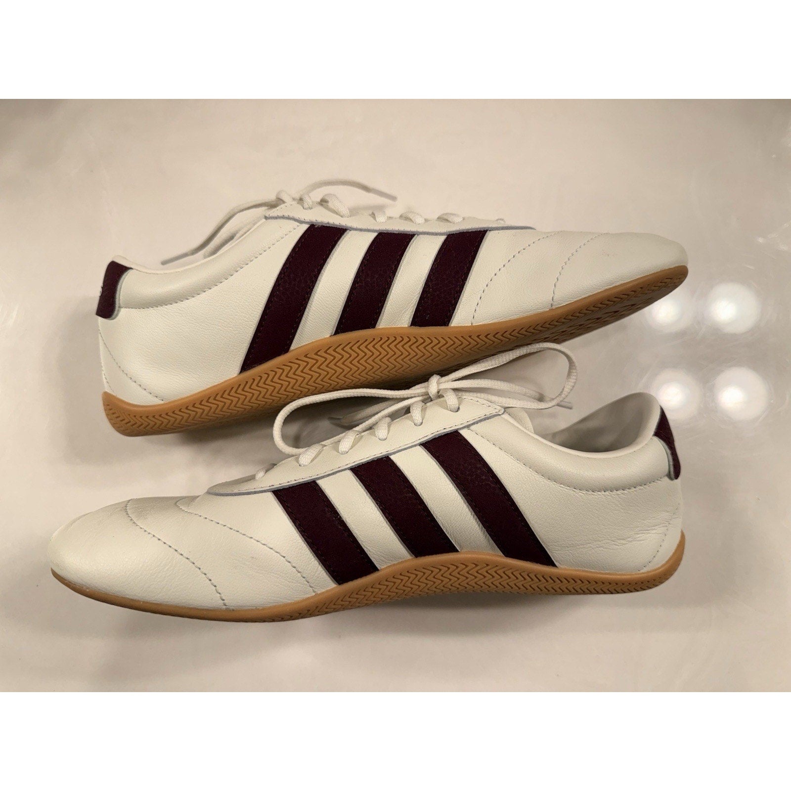 Adidas Grand Court Lo Men 10.5 White Burgundy Gum Sole Casual Terrace Sneakers