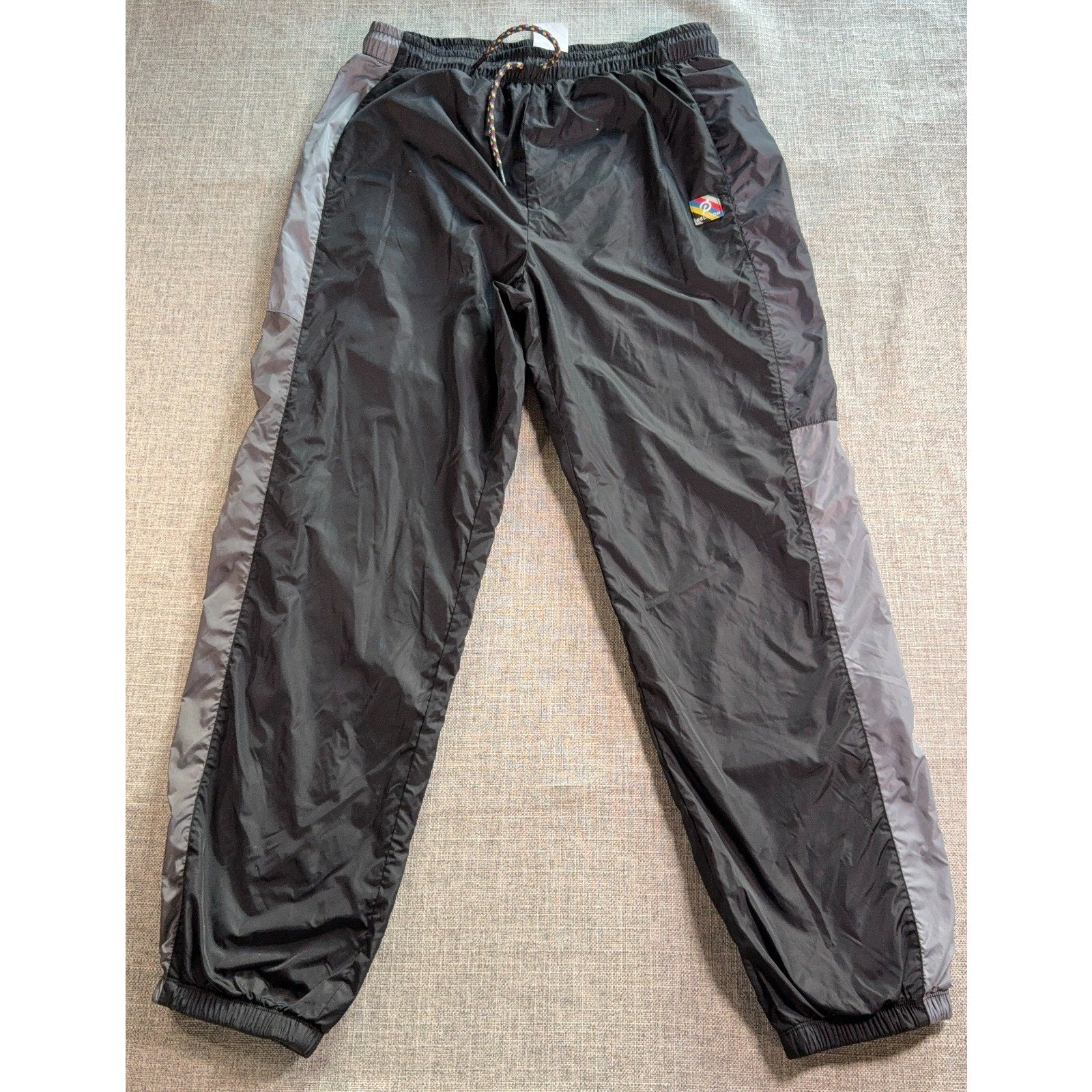 Peloton Track Pants Mens Large Black Gray Nylon Lined Joggers SU121 Athletic