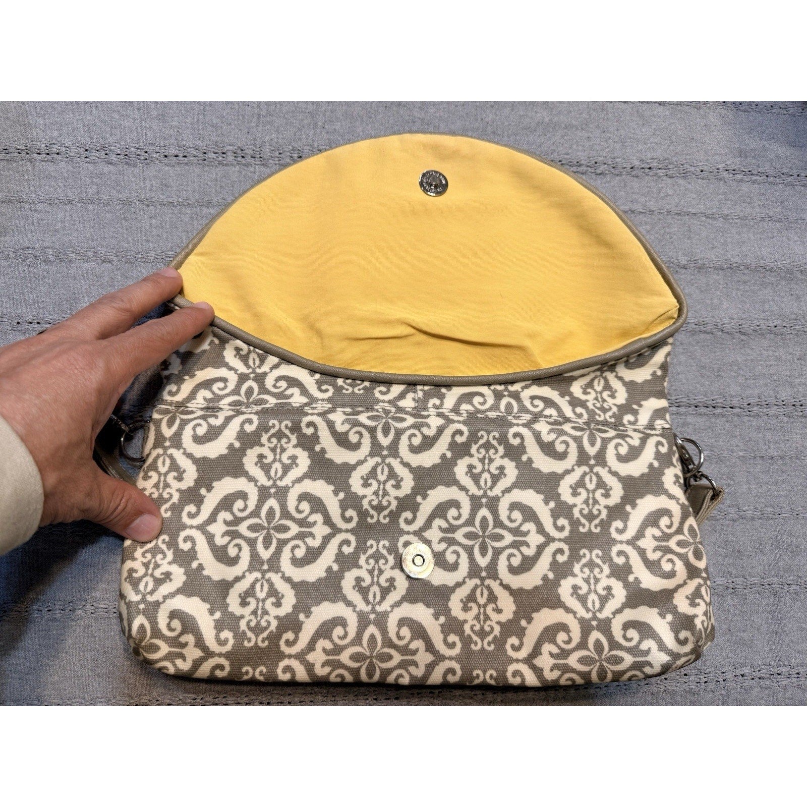 Petunia Pickle Bottom Gray Cream Damask Diaper Bag Clutch Baby Travel Bag