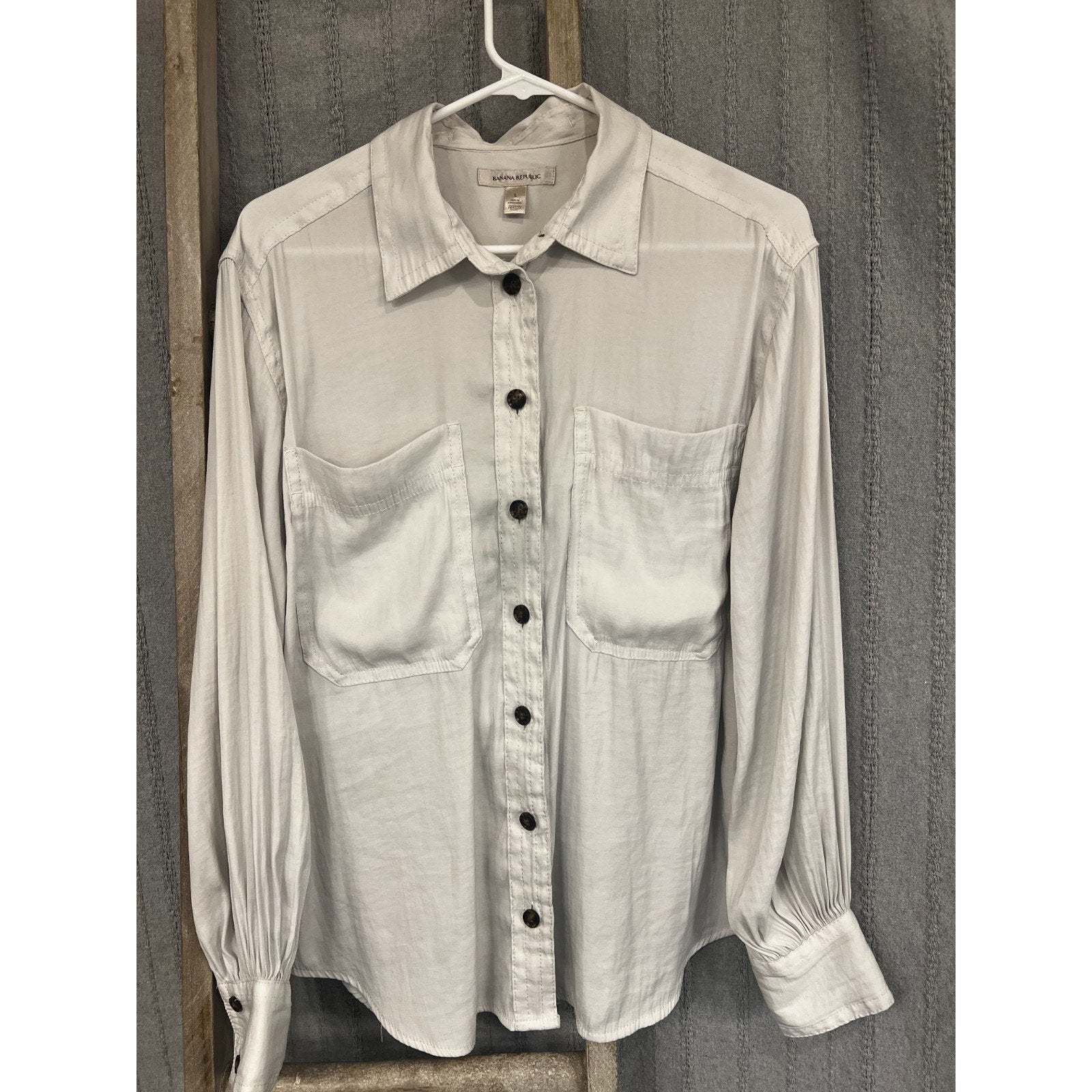 Banana Republic Womens L Gray Satin Button Shirt Long Sleeve Office Minimalist
