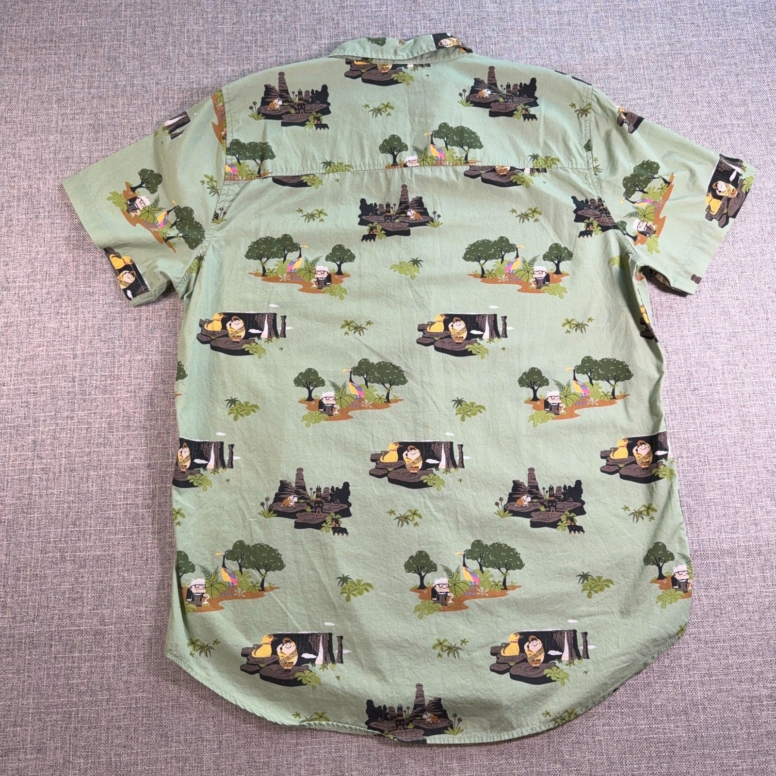 Disney Pixar Up Hawaiian Camp Shirt Mens XL Green Carl Russell Dug Button Up