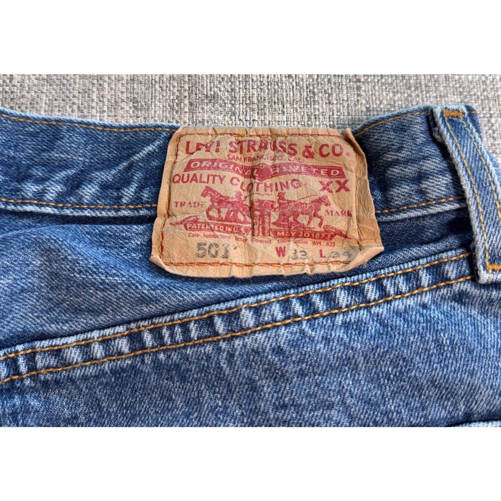 Levi’s 501 Jeans Mens 33x34 Tag 34x32 Actual Made in Mexico Button Fly Denim