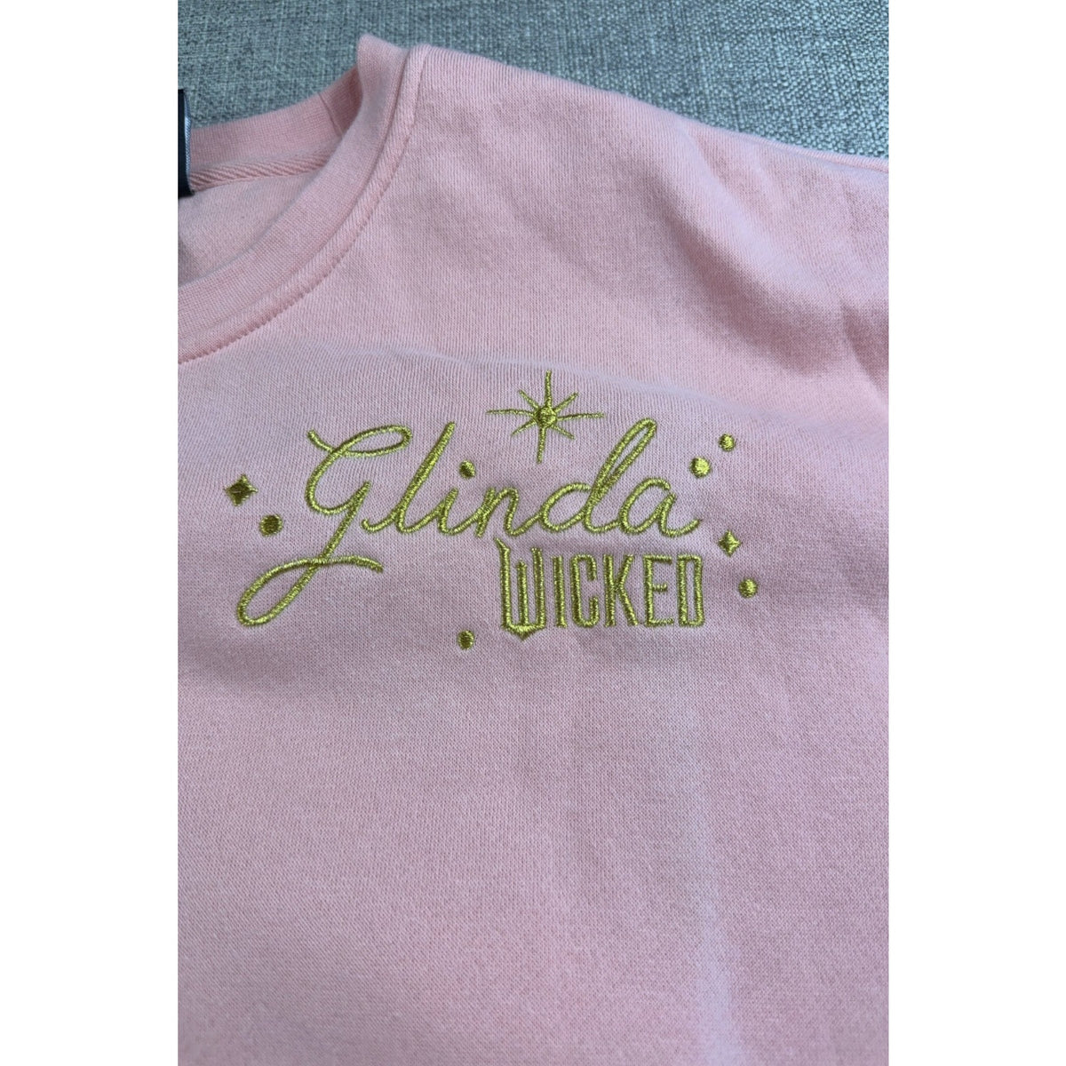 BoxLunch Wicked Glinda Embroidered Pink Crewneck Sweatshirt Women Large