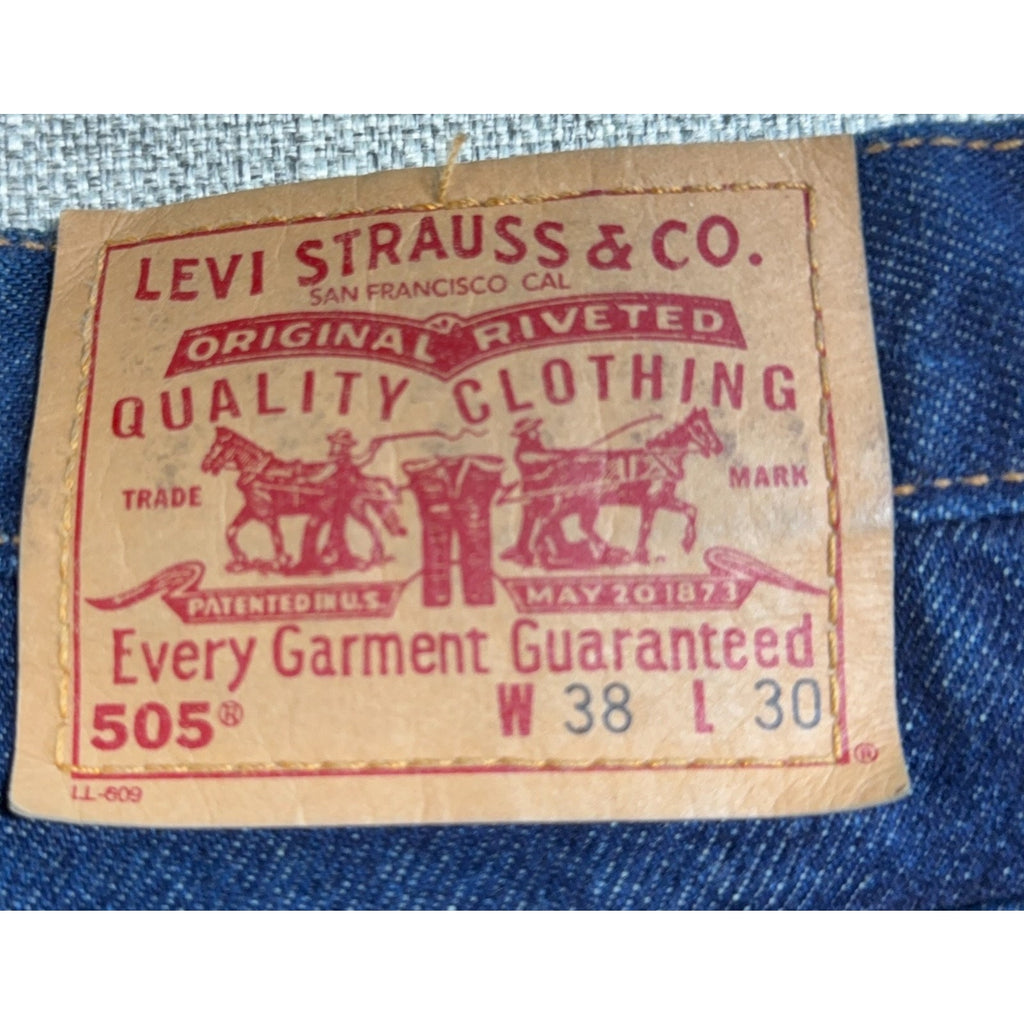 Vintage Levi’s 505 Jeans Mens 38x30 Made USA Dark Wash Regular Fit 100% Cotton