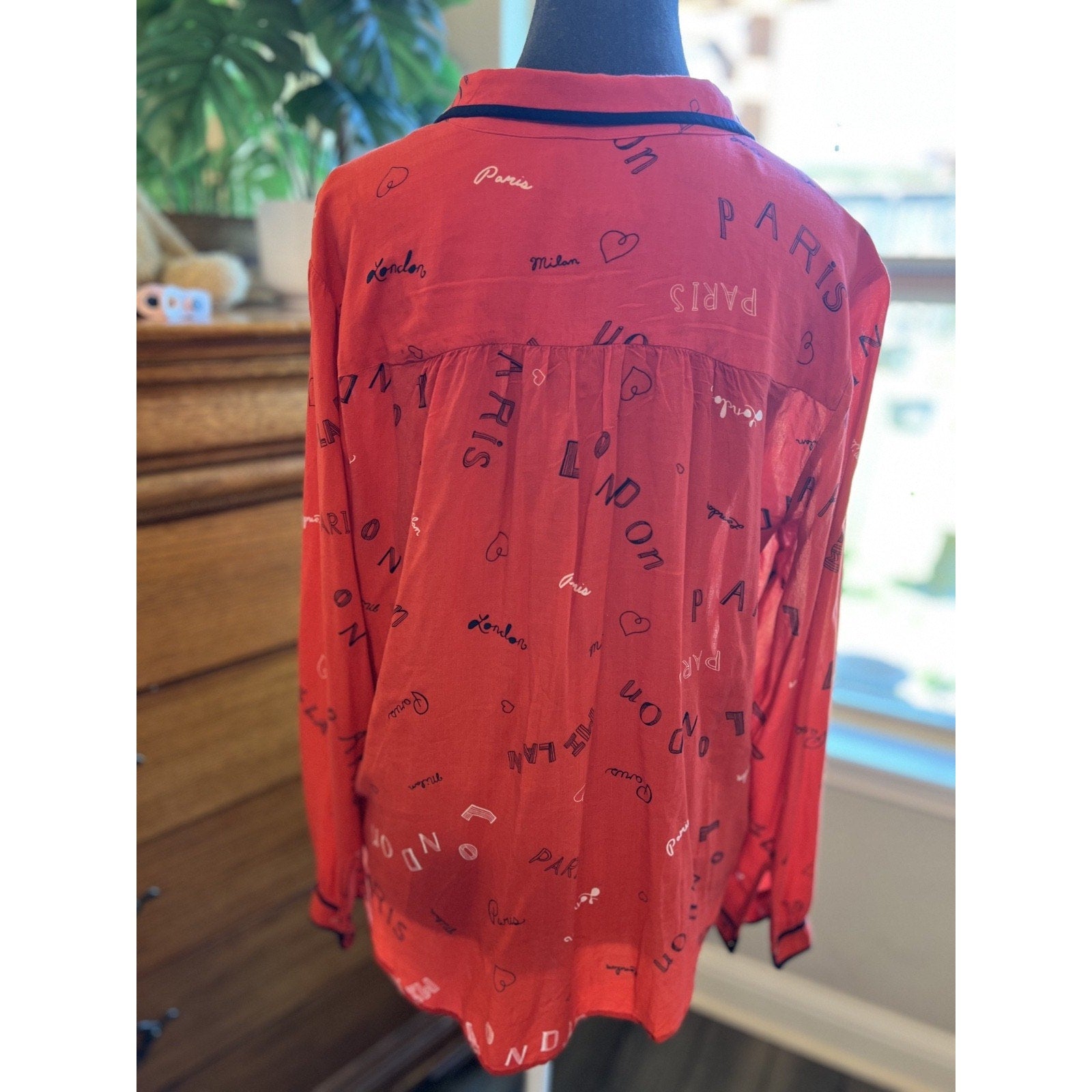 Anthropologie Maeve Paris London Print Blouse Womens 10 Red Button Front Boho